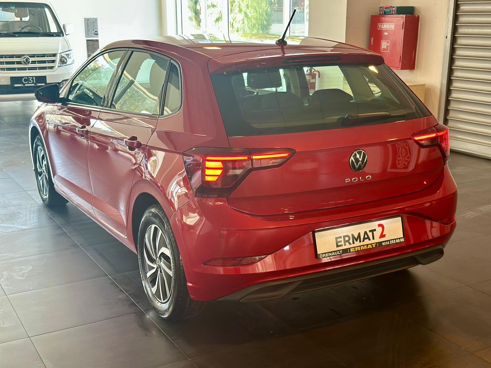 2023 Benzin Otomatik Volkswagen Polo Kırmızı Ermat Motorlu Araçlar ve Tarım Ürünleri Sanayi Ticaret A.Ş.