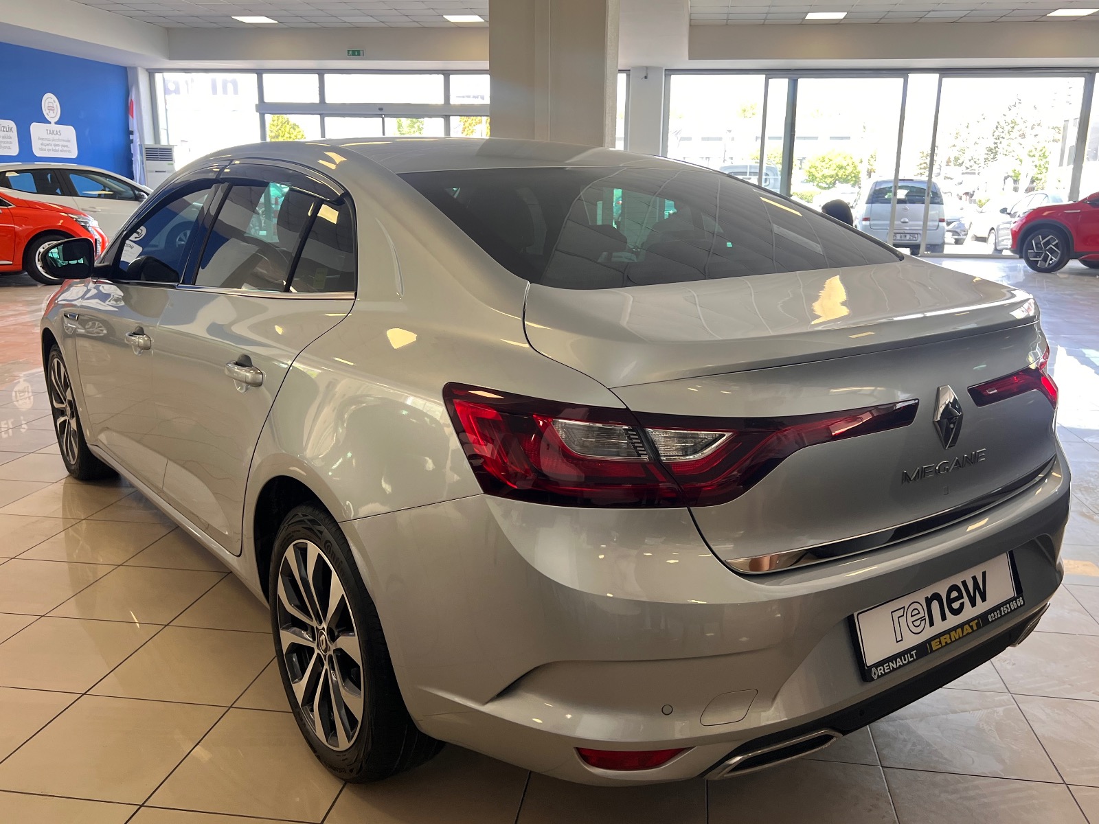 2023 Benzin Otomatik Renault Megane Gri Ermat Motorlu Araçlar ve Tarım Ürünleri Sanayi Ticaret A.Ş.
