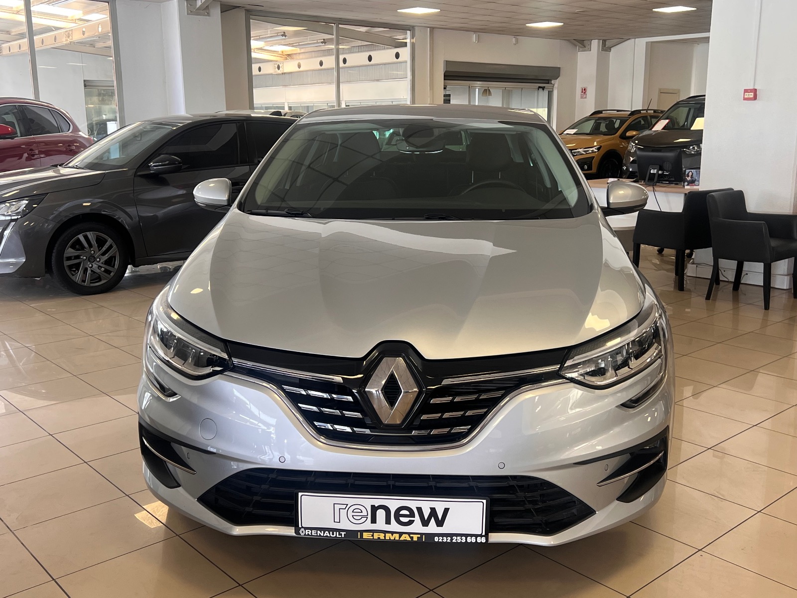 2023 Benzin Otomatik Renault Megane Gri Ermat Motorlu Araçlar ve Tarım Ürünleri Sanayi Ticaret A.Ş.