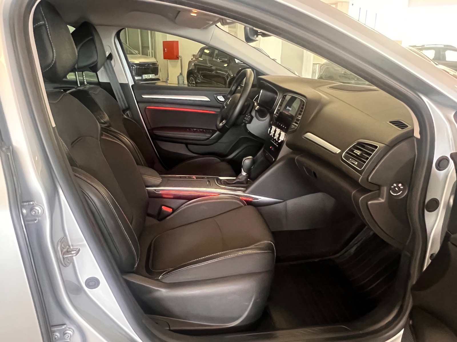 2023 Benzin Otomatik Renault Megane Gri Ermat Motorlu Araçlar ve Tarım Ürünleri Sanayi Ticaret A.Ş.