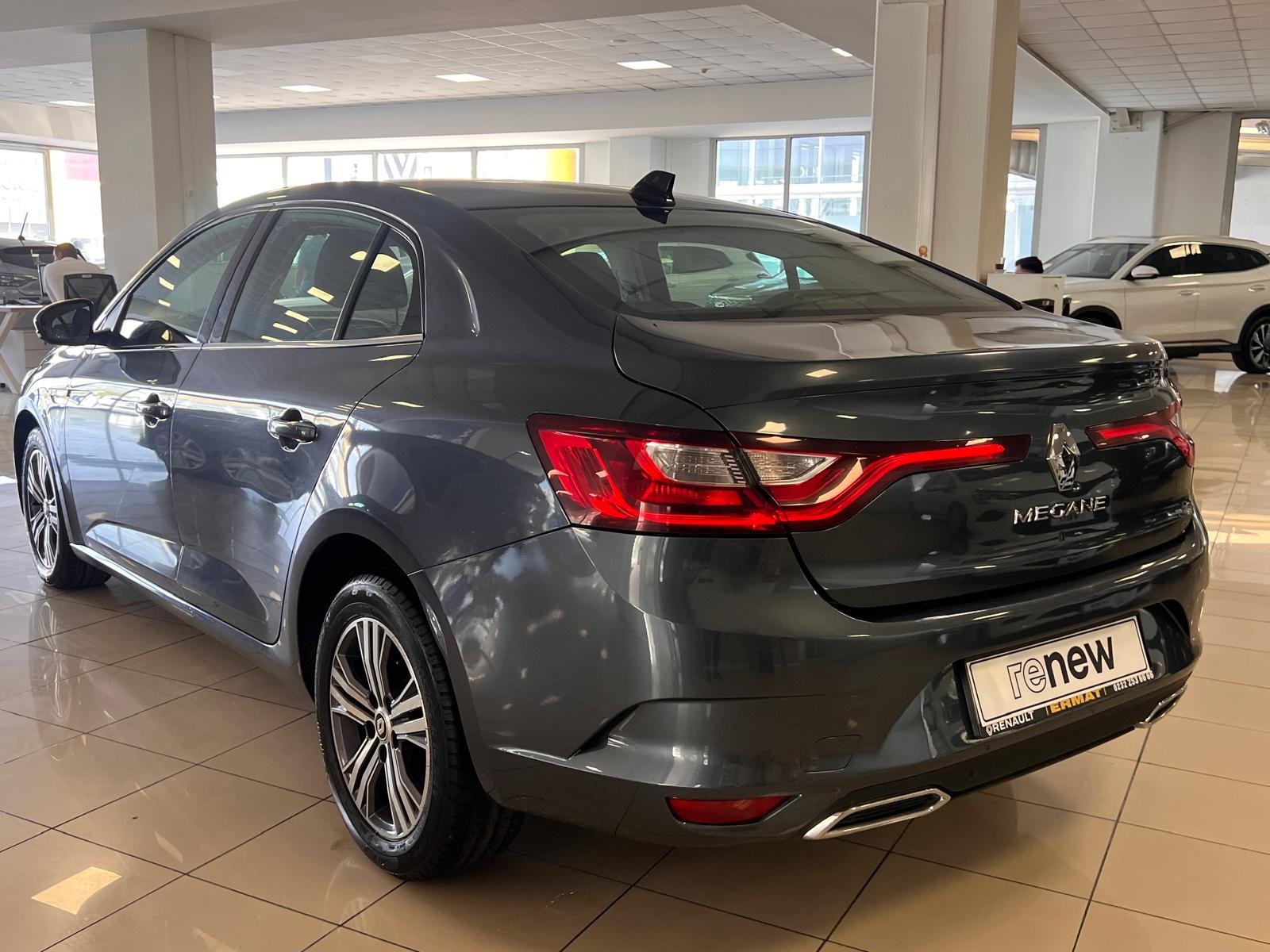 2023 Benzin Otomatik Renault Megane Gri Ermat Motorlu Araçlar ve Tarım Ürünleri Sanayi Ticaret A.Ş.