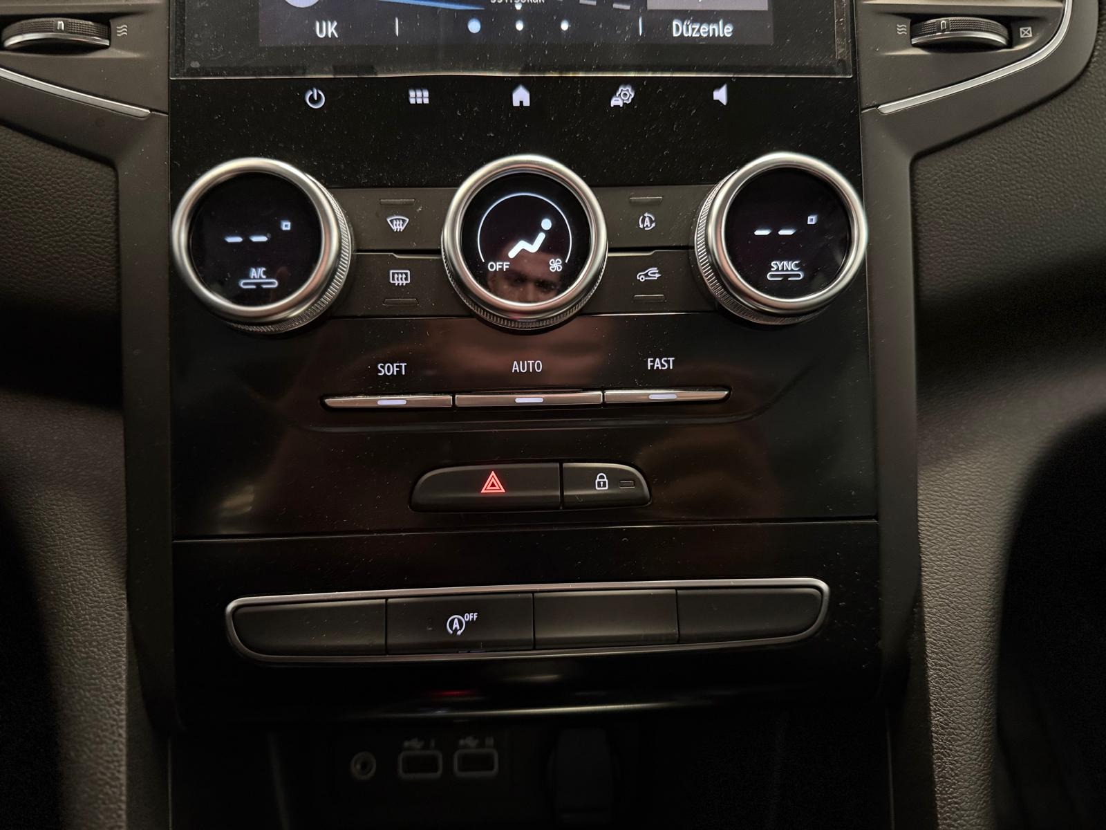 2025 Benzin Otomatik Renault Megane Gri Ermat Motorlu Araçlar ve Tarım Ürünleri Sanayi Ticaret A.Ş.