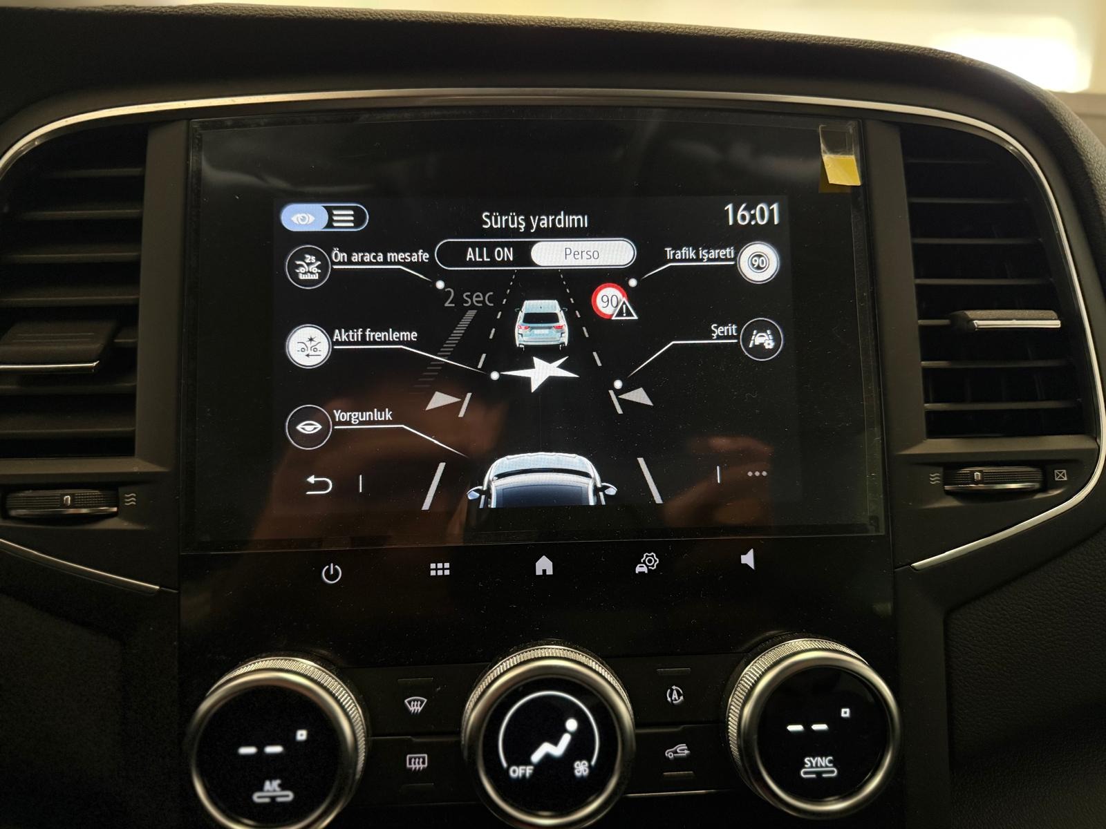 2025 Benzin Otomatik Renault Megane Gri Ermat Motorlu Araçlar ve Tarım Ürünleri Sanayi Ticaret A.Ş.