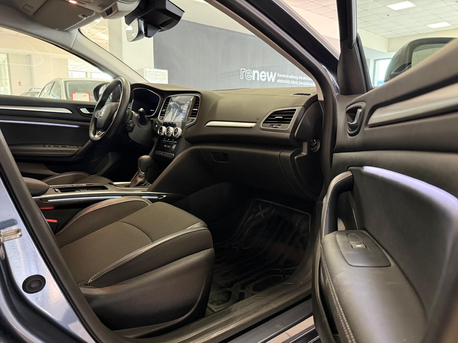 2025 Benzin Otomatik Renault Megane Gri Ermat Motorlu Araçlar ve Tarım Ürünleri Sanayi Ticaret A.Ş.