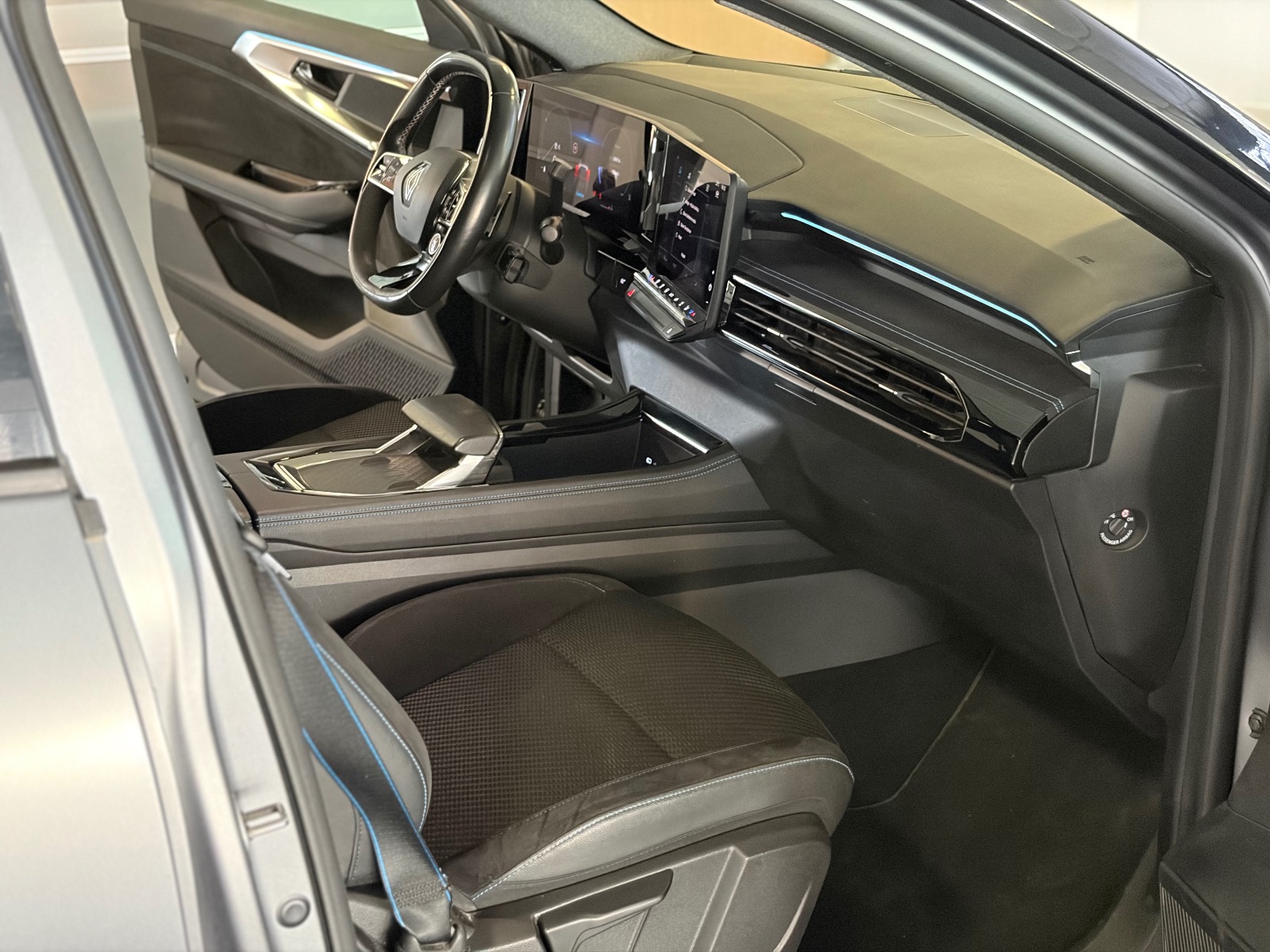2023 Hybrid Otomatik Renault Austral Gri Ermat Motorlu Araçlar ve Tarım Ürünleri Sanayi Ticaret A.Ş.
