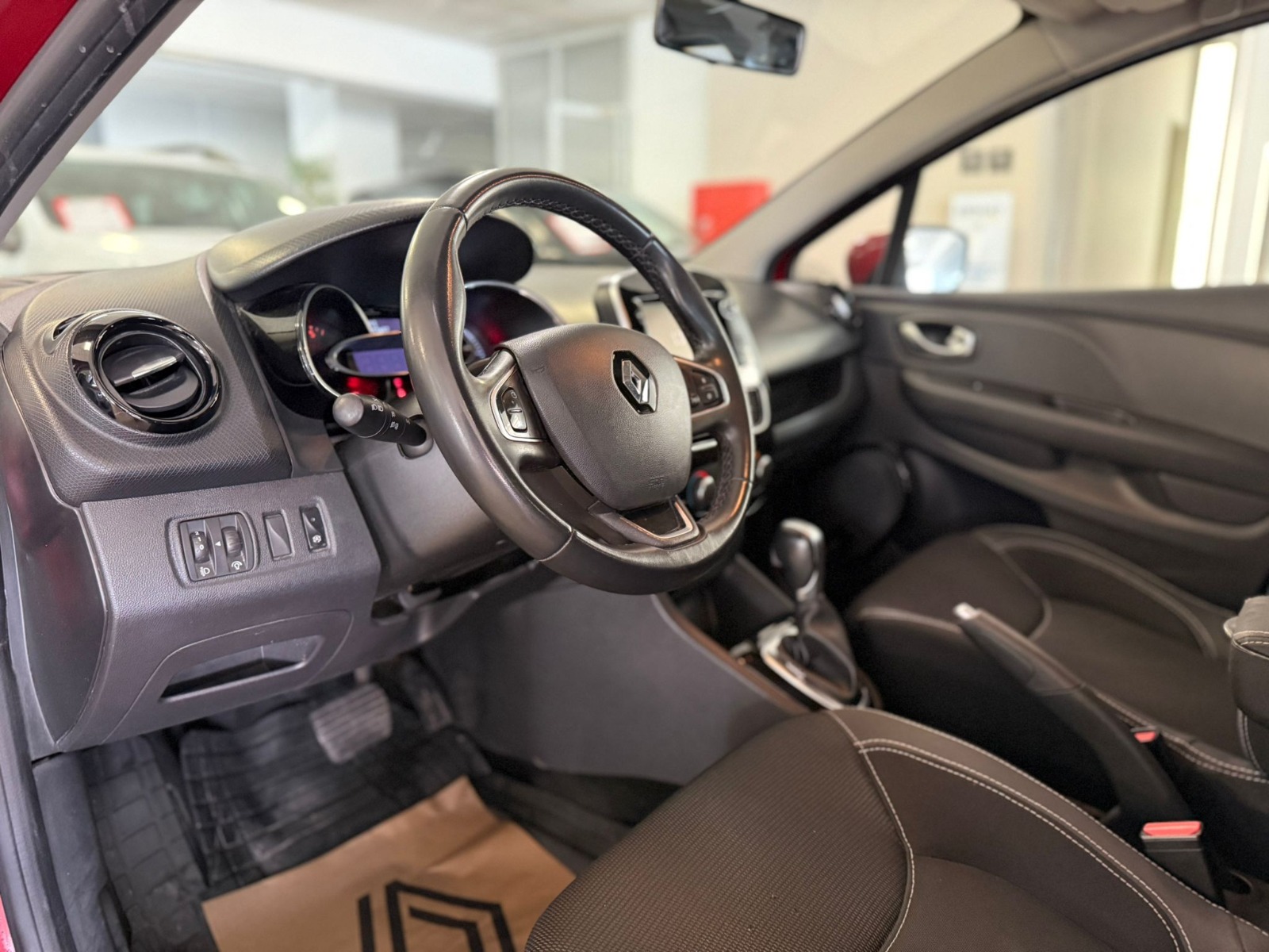 2018 Dizel Otomatik Renault Clio Kırmızı Ermat Motorlu Araçlar ve Tarım Ürünleri Sanayi Ticaret A.Ş.