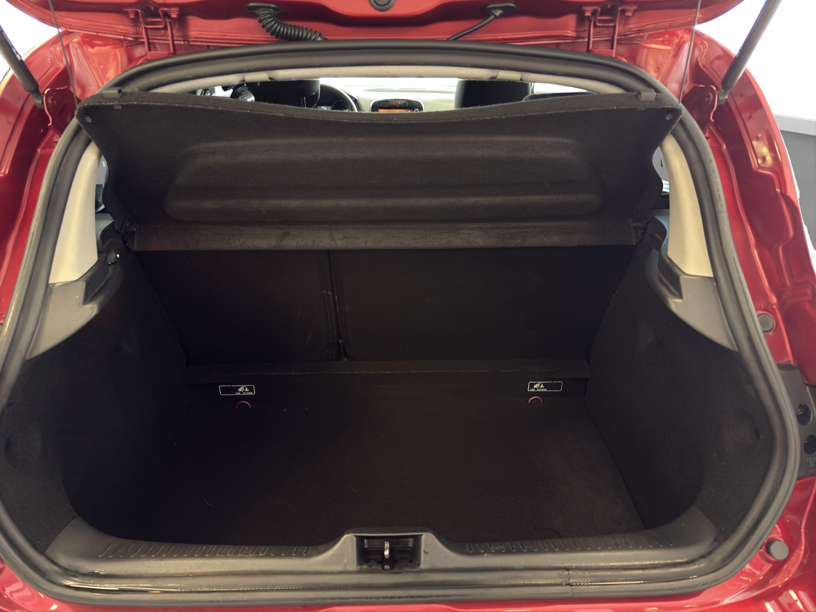 2018 Dizel Otomatik Renault Clio Kırmızı Ermat Motorlu Araçlar ve Tarım Ürünleri Sanayi Ticaret A.Ş.