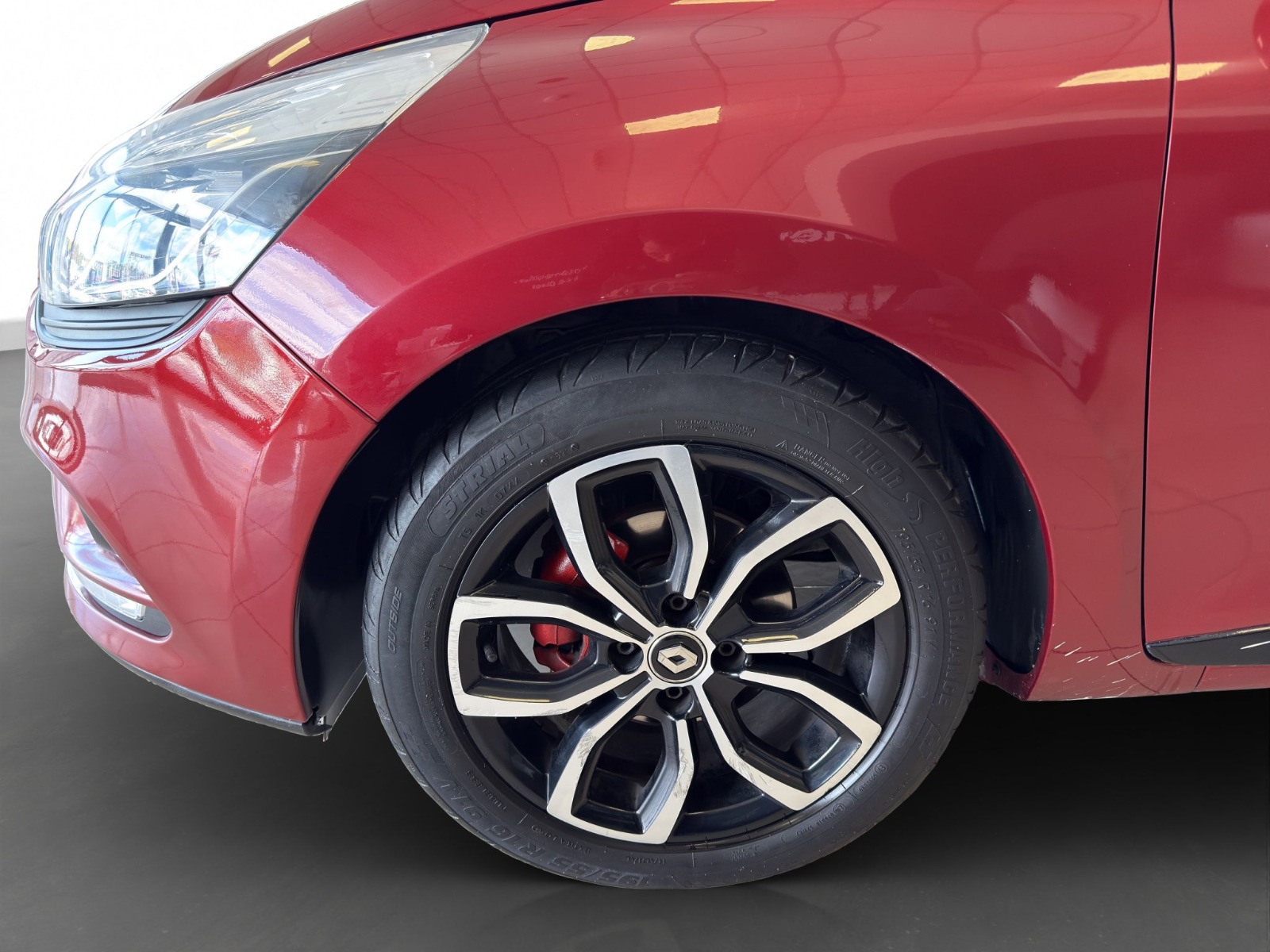 2018 Dizel Otomatik Renault Clio Kırmızı Ermat Motorlu Araçlar ve Tarım Ürünleri Sanayi Ticaret A.Ş.