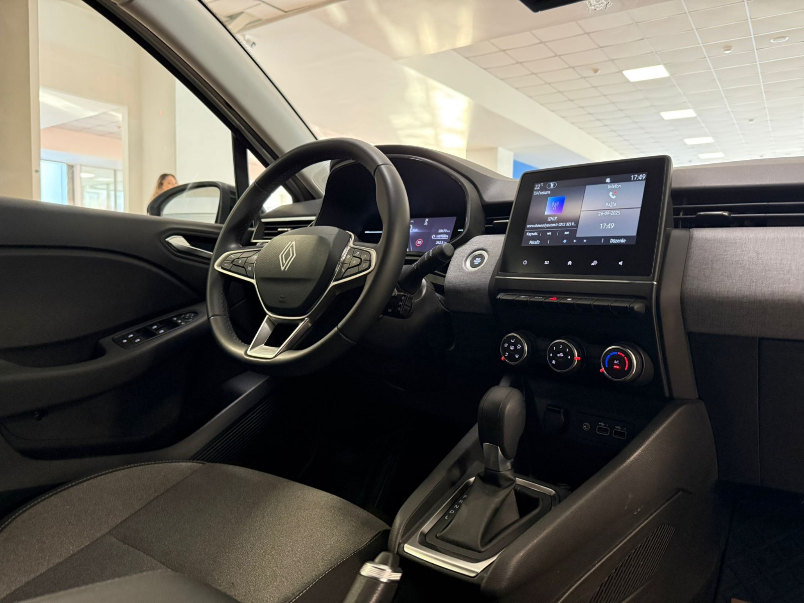 2024 Benzin Otomatik Renault Clio Beyaz Ermat Motorlu Araçlar ve Tarım Ürünleri Sanayi Ticaret A.Ş.