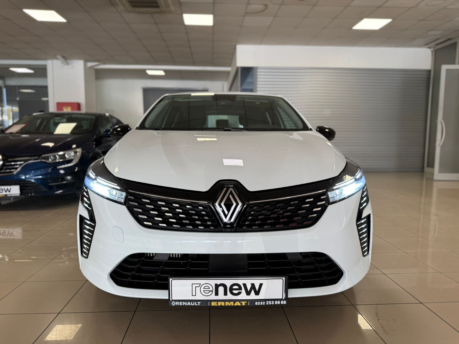 2024 Benzin Otomatik Renault Clio Beyaz Ermat Motorlu Araçlar ve Tarım Ürünleri Sanayi Ticaret A.Ş.