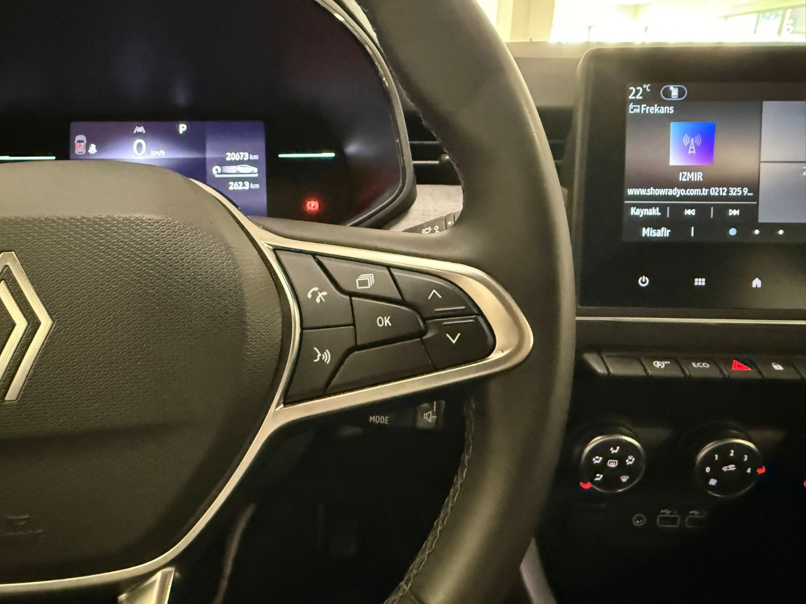 2024 Benzin Otomatik Renault Clio Beyaz Ermat Motorlu Araçlar ve Tarım Ürünleri Sanayi Ticaret A.Ş.