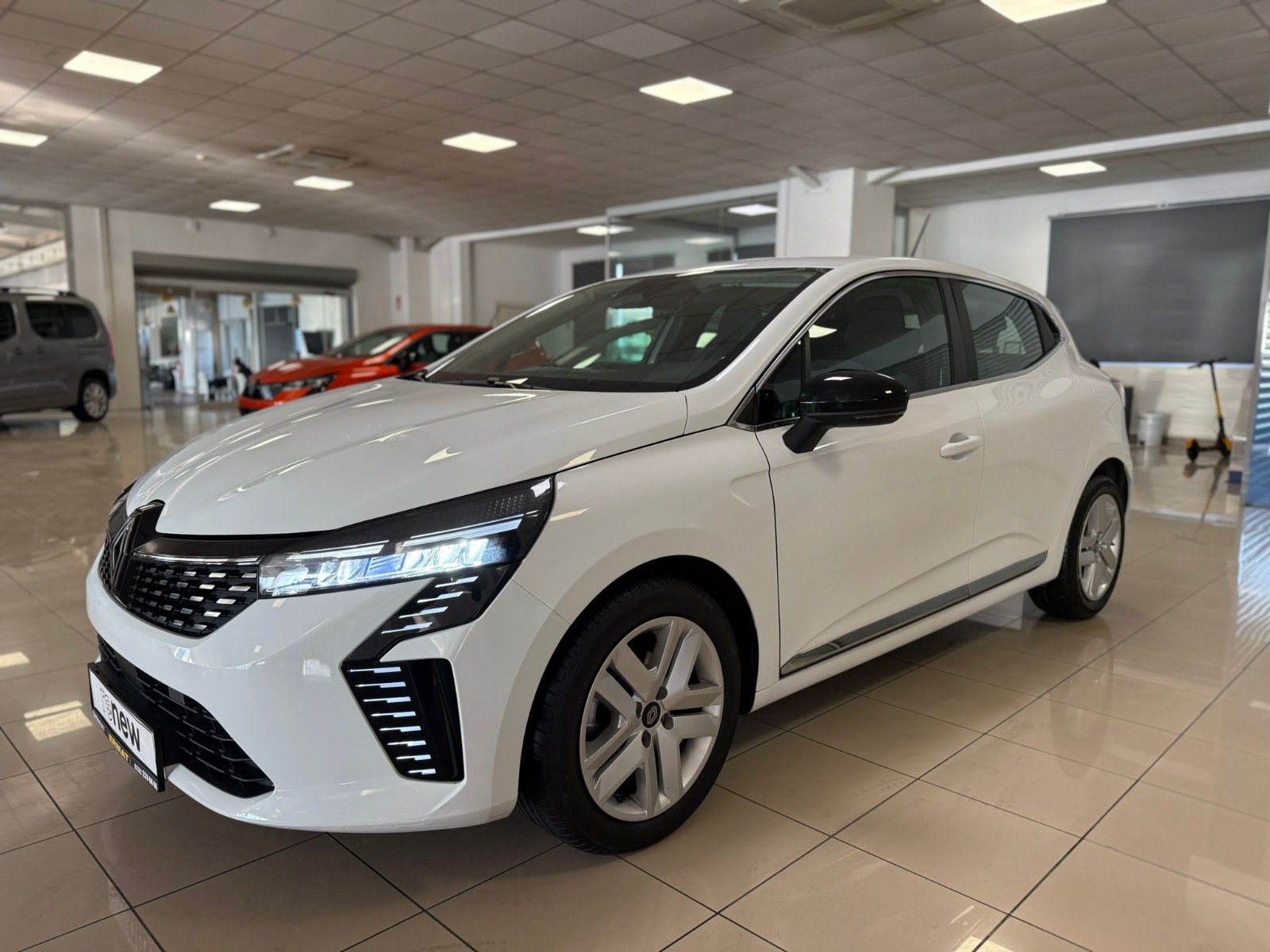 2024 Benzin Otomatik Renault Clio Beyaz Ermat Motorlu Araçlar ve Tarım Ürünleri Sanayi Ticaret A.Ş.