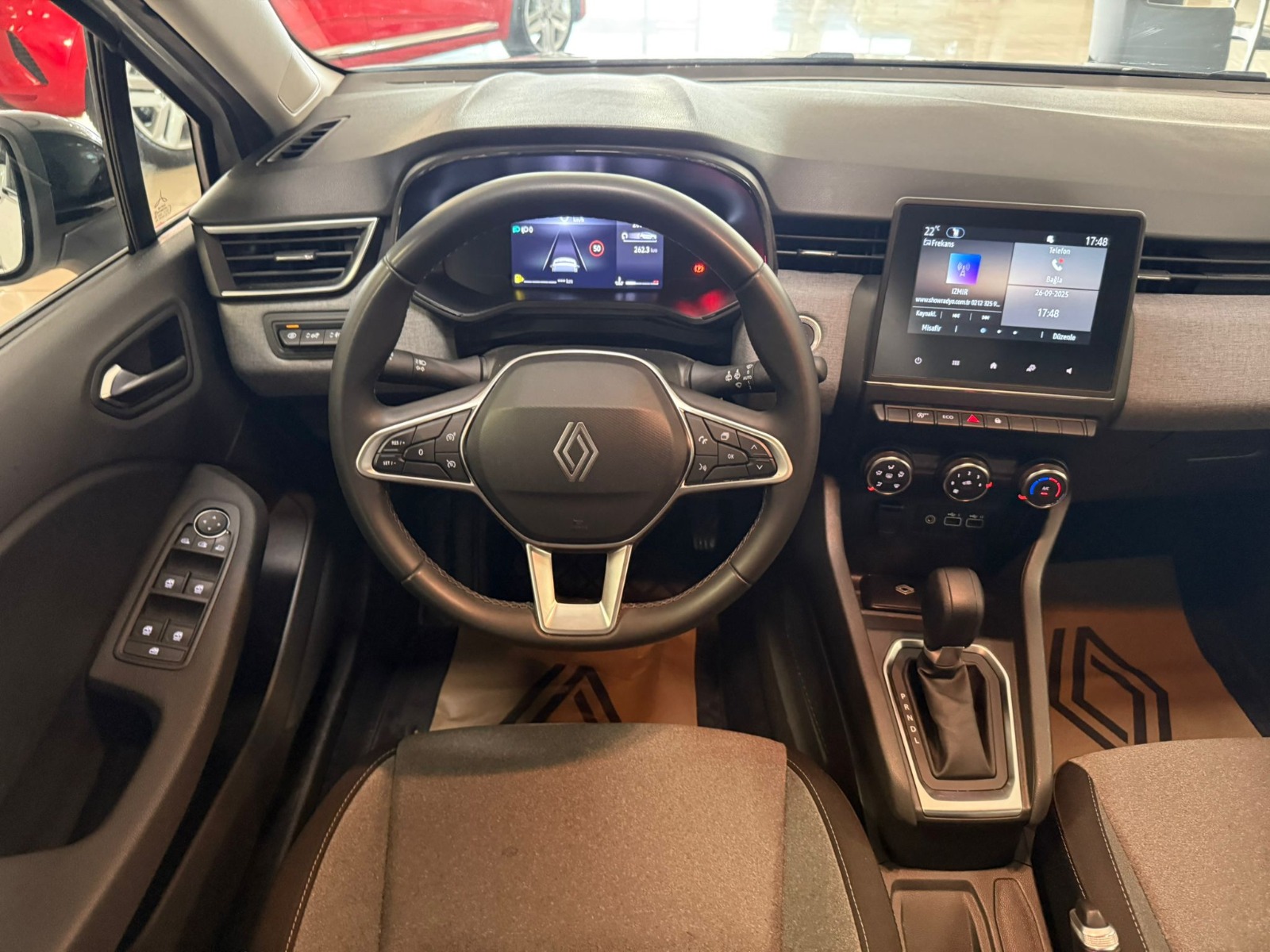 2024 Benzin Otomatik Renault Clio Beyaz Ermat Motorlu Araçlar ve Tarım Ürünleri Sanayi Ticaret A.Ş.