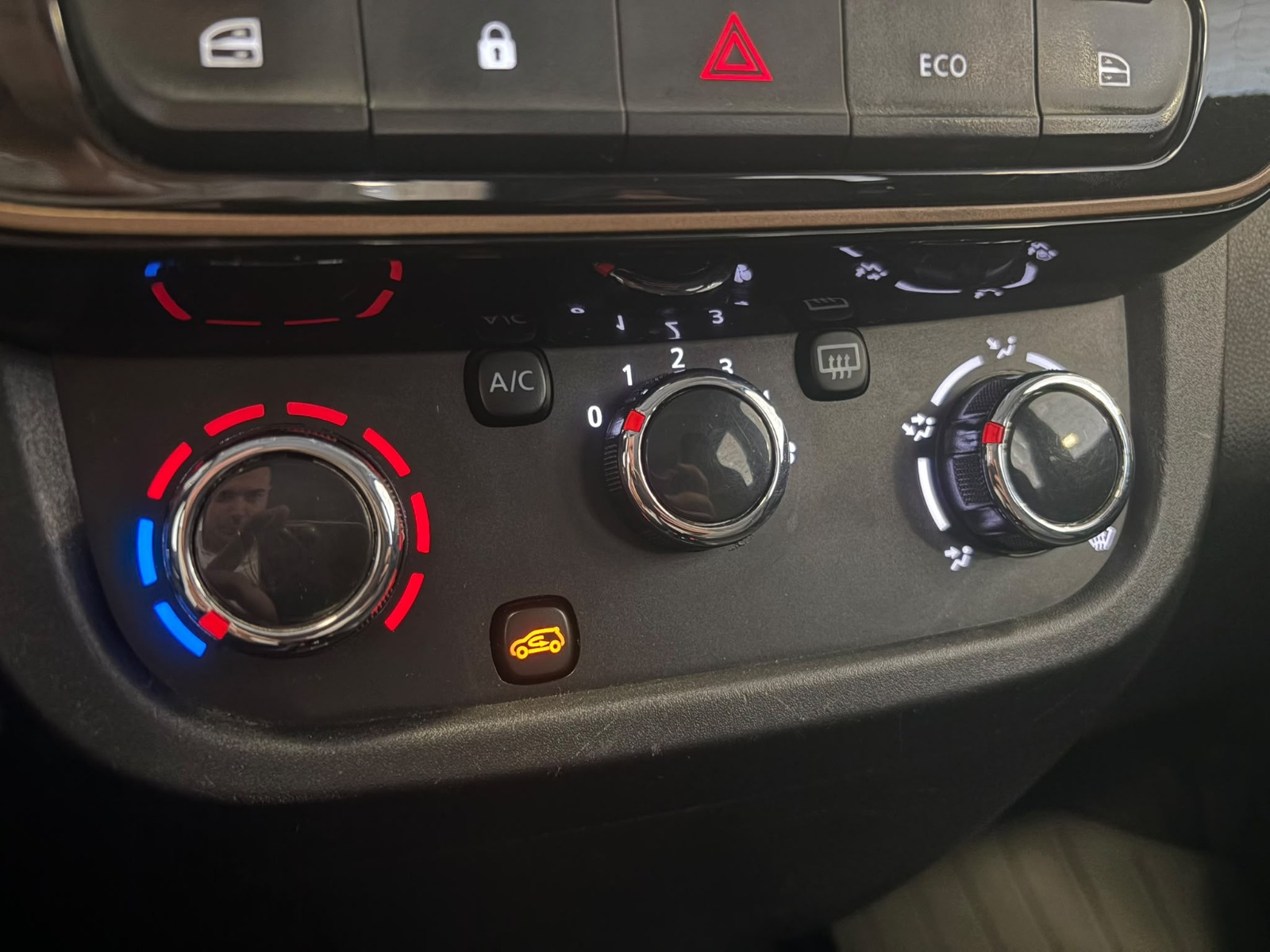 2023 Elektrik Otomatik Dacia Spring Lacivert Ermat Motorlu Araçlar ve Tarım Ürünleri Sanayi Ticaret A.Ş.
