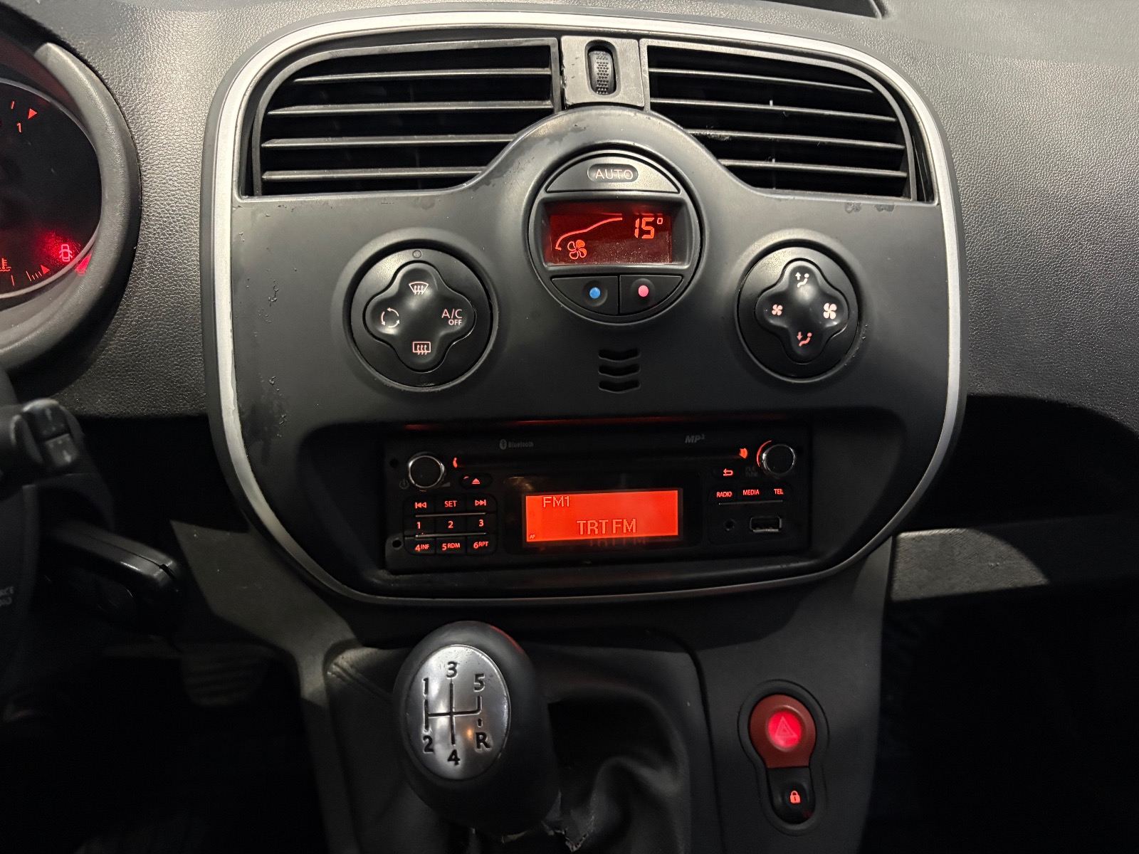 2017 Dizel Manuel Renault Kangoo Multix Gri Ermat Motorlu Araçlar ve Tarım Ürünleri Sanayi Ticaret A.Ş.