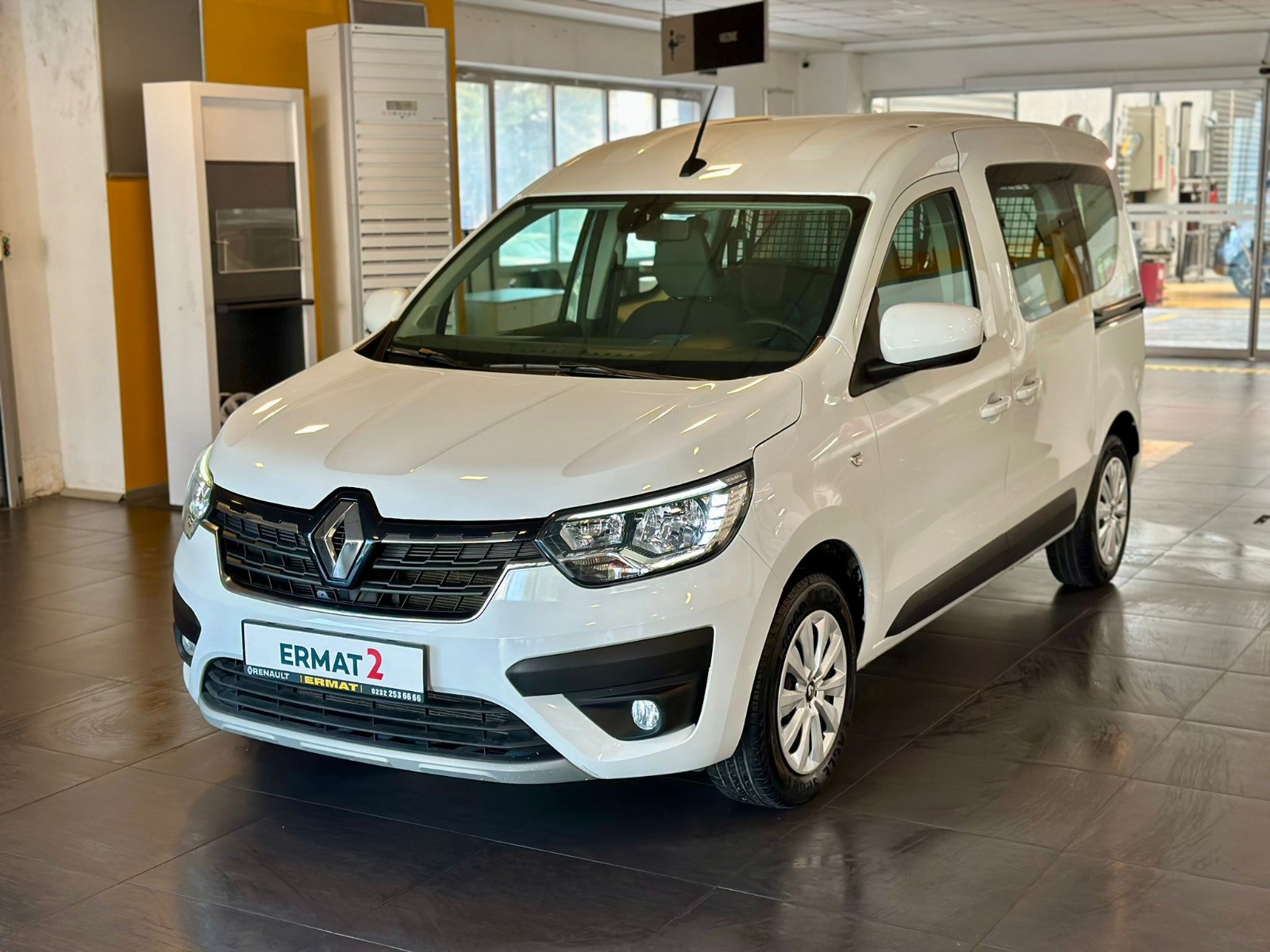 2023 Dizel Manuel Renault Express Beyaz Ermat Motorlu Araçlar ve Tarım Ürünleri Sanayi Ticaret A.Ş.