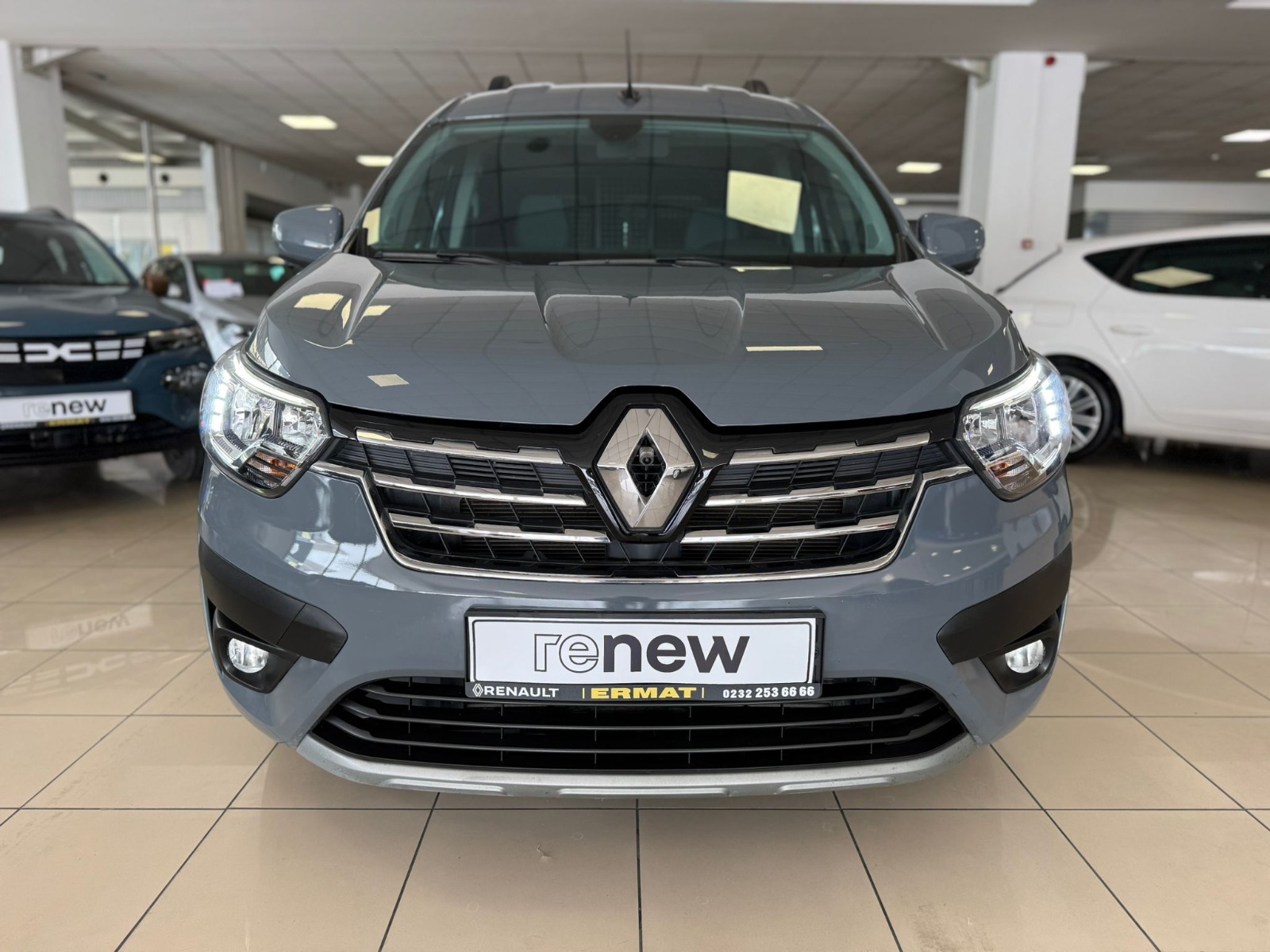 2024 Dizel Manuel Renault Express Gri Ermat Motorlu Araçlar ve Tarım Ürünleri Sanayi Ticaret A.Ş.