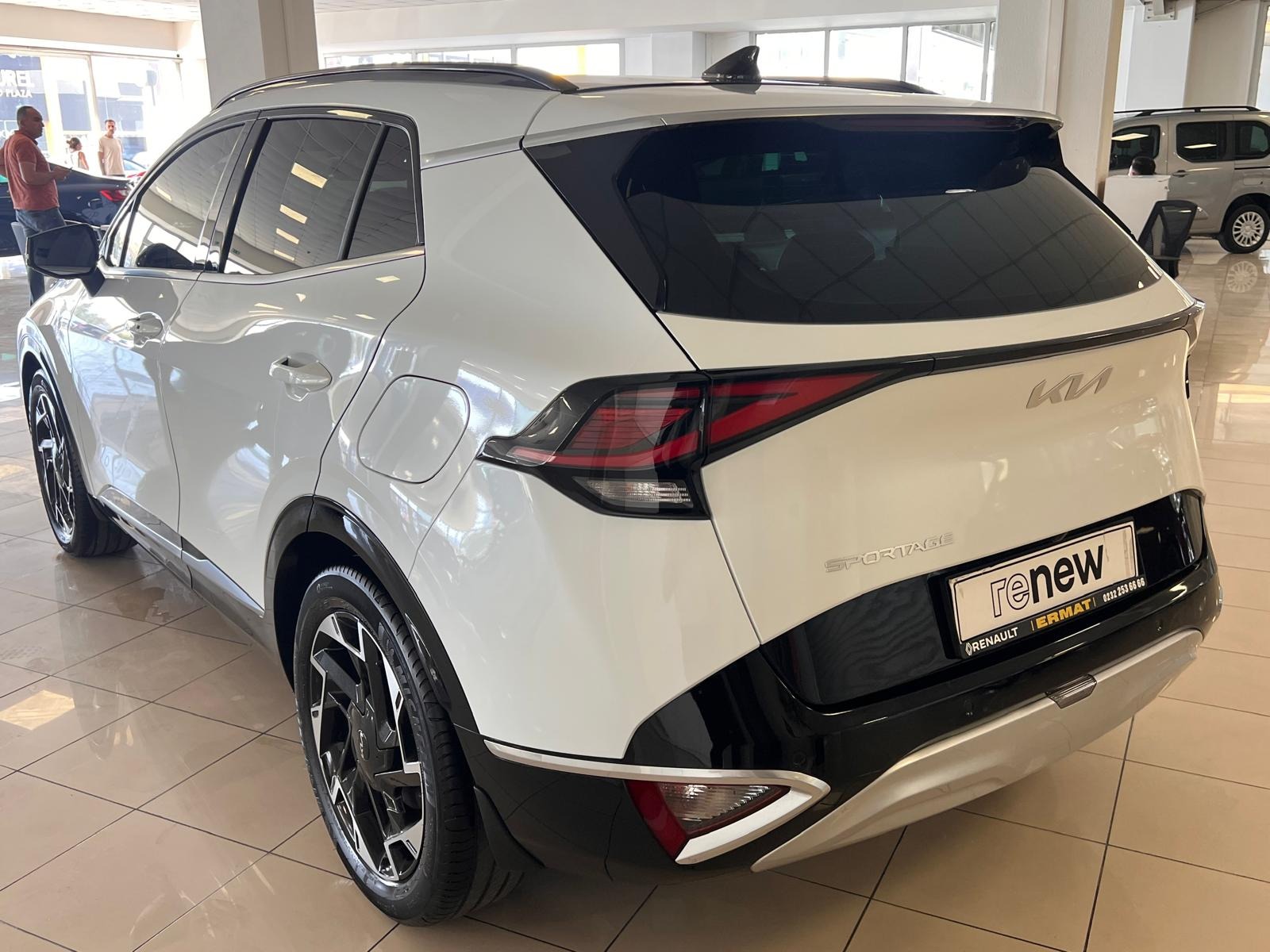 2023 MHEV Otomatik Kia Sportage Beyaz Ermat Motorlu Araçlar ve Tarım Ürünleri Sanayi Ticaret A.Ş.