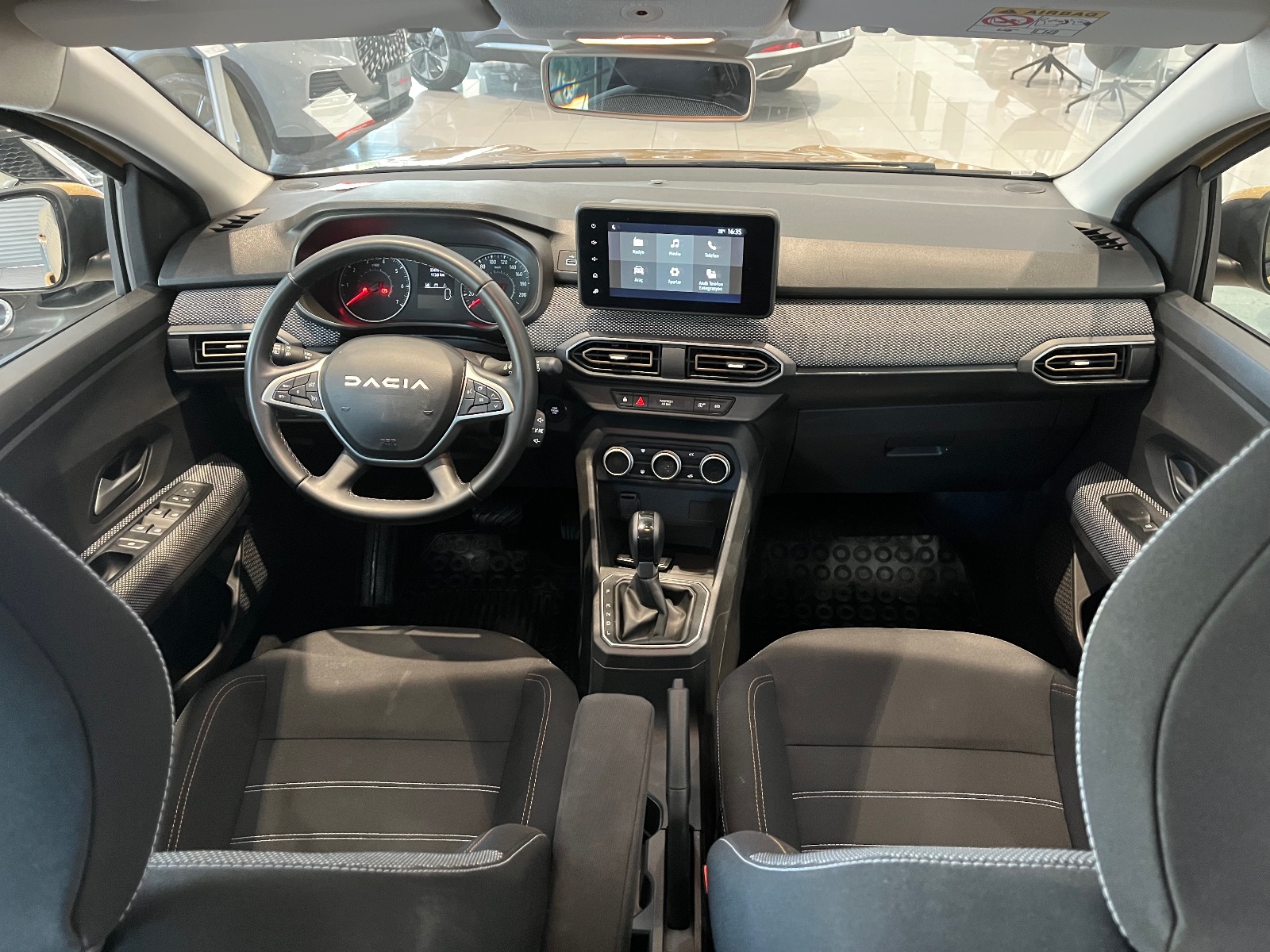2024 Benzin Otomatik Dacia Sandero Sarı Ermat Motorlu Araçlar ve Tarım Ürünleri Sanayi Ticaret A.Ş.