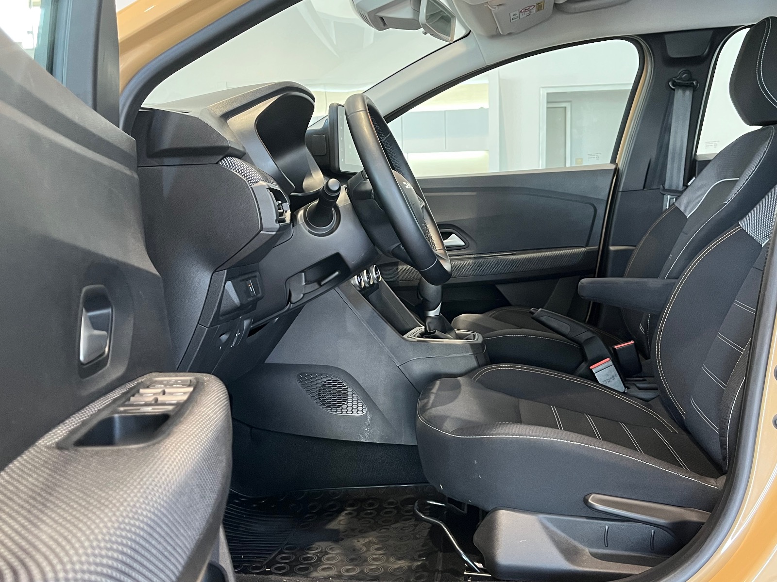 2024 Benzin Otomatik Dacia Sandero Sarı Ermat Motorlu Araçlar ve Tarım Ürünleri Sanayi Ticaret A.Ş.