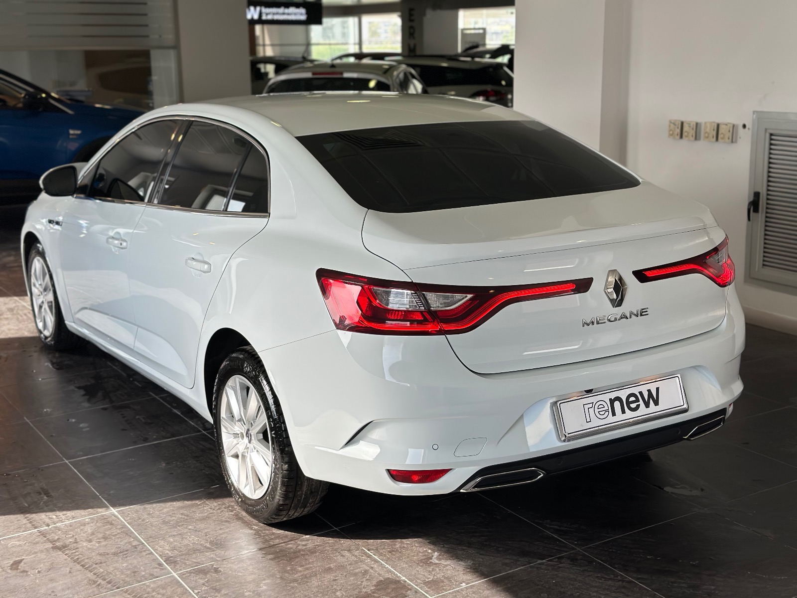 2021 Benzin Otomatik Renault Megane Beyaz Ermat Motorlu Araçlar ve Tarım Ürünleri Sanayi Ticaret A.Ş.
