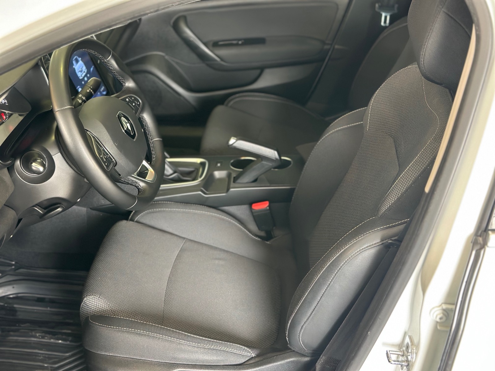 2021 Benzin Otomatik Renault Megane Beyaz Ermat Motorlu Araçlar ve Tarım Ürünleri Sanayi Ticaret A.Ş.