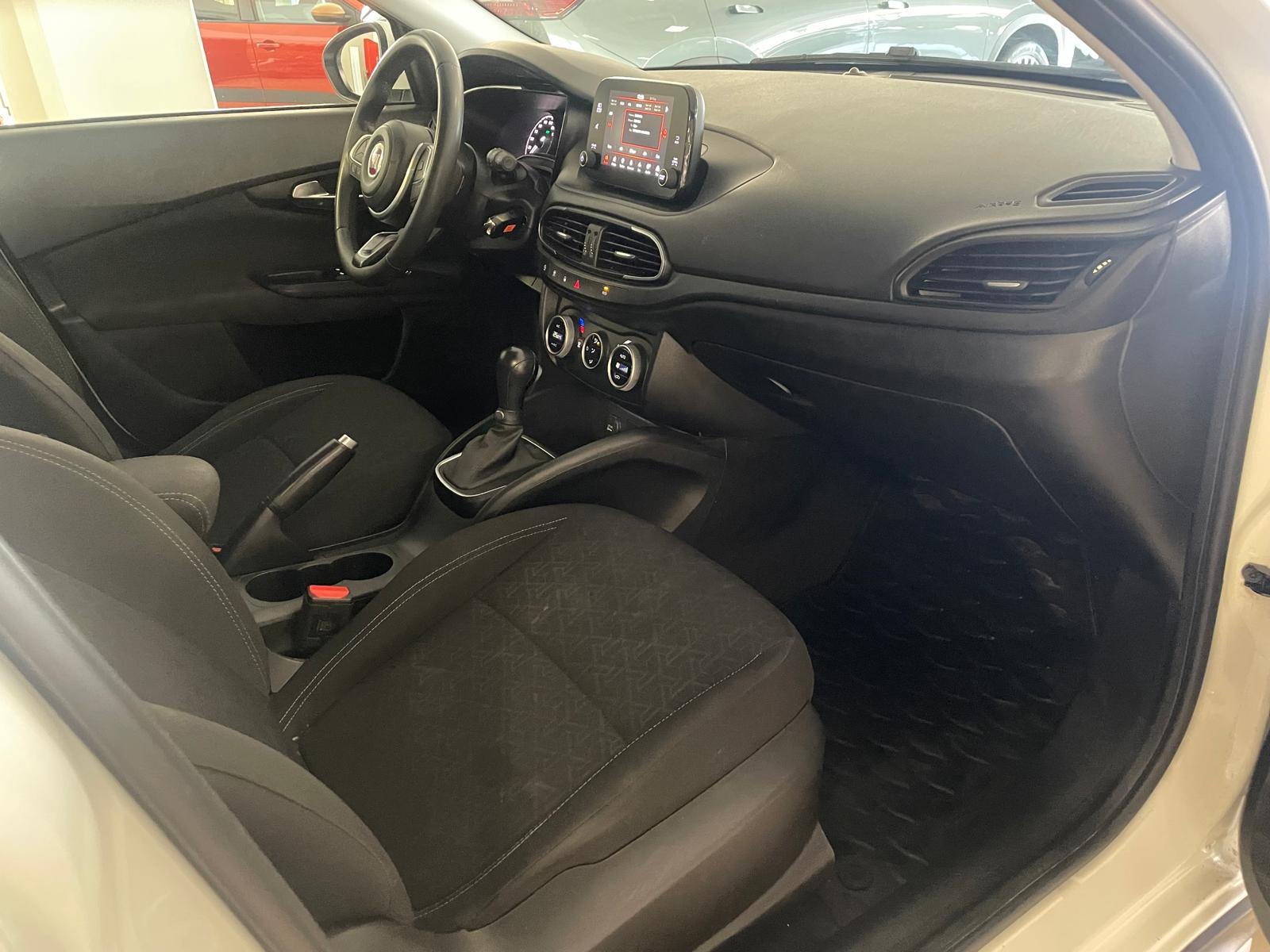 2024 Dizel Otomatik Fiat Egea Cross Beyaz Ermat Motorlu Araçlar ve Tarım Ürünleri Sanayi Ticaret A.Ş.
