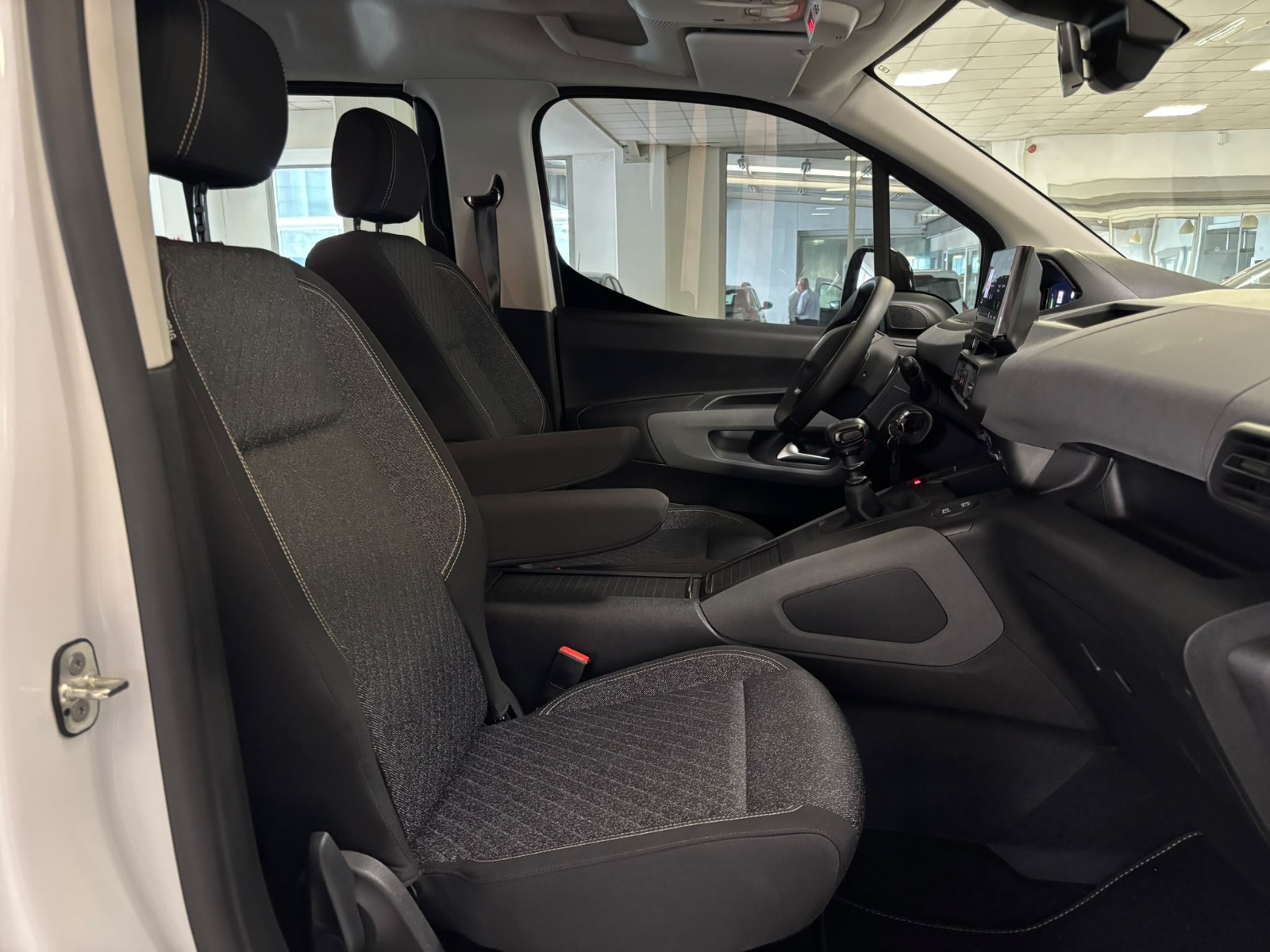 2025 Dizel Manuel Peugeot Rifter Beyaz Ermat Motorlu Araçlar ve Tarım Ürünleri Sanayi Ticaret A.Ş.