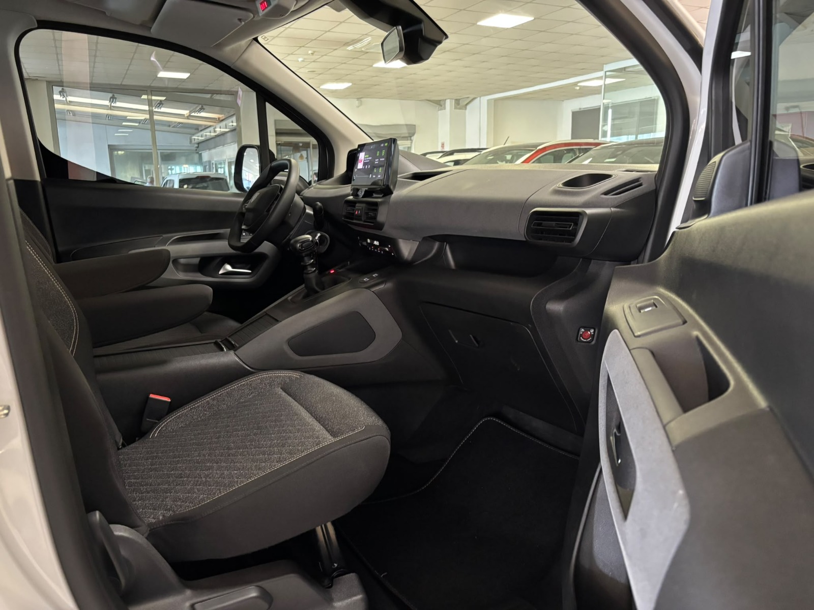 2025 Dizel Manuel Peugeot Rifter Beyaz Ermat Motorlu Araçlar ve Tarım Ürünleri Sanayi Ticaret A.Ş.