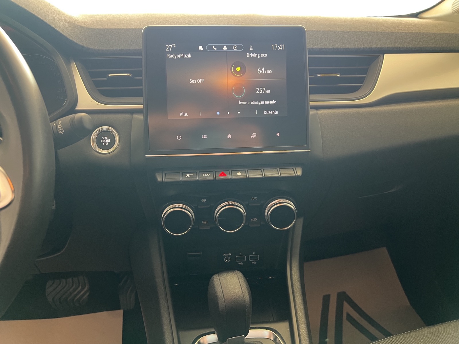 2023 MHEV Otomatik Renault Captur Kırmızı Ermat Motorlu Araçlar ve Tarım Ürünleri Sanayi Ticaret A.Ş.