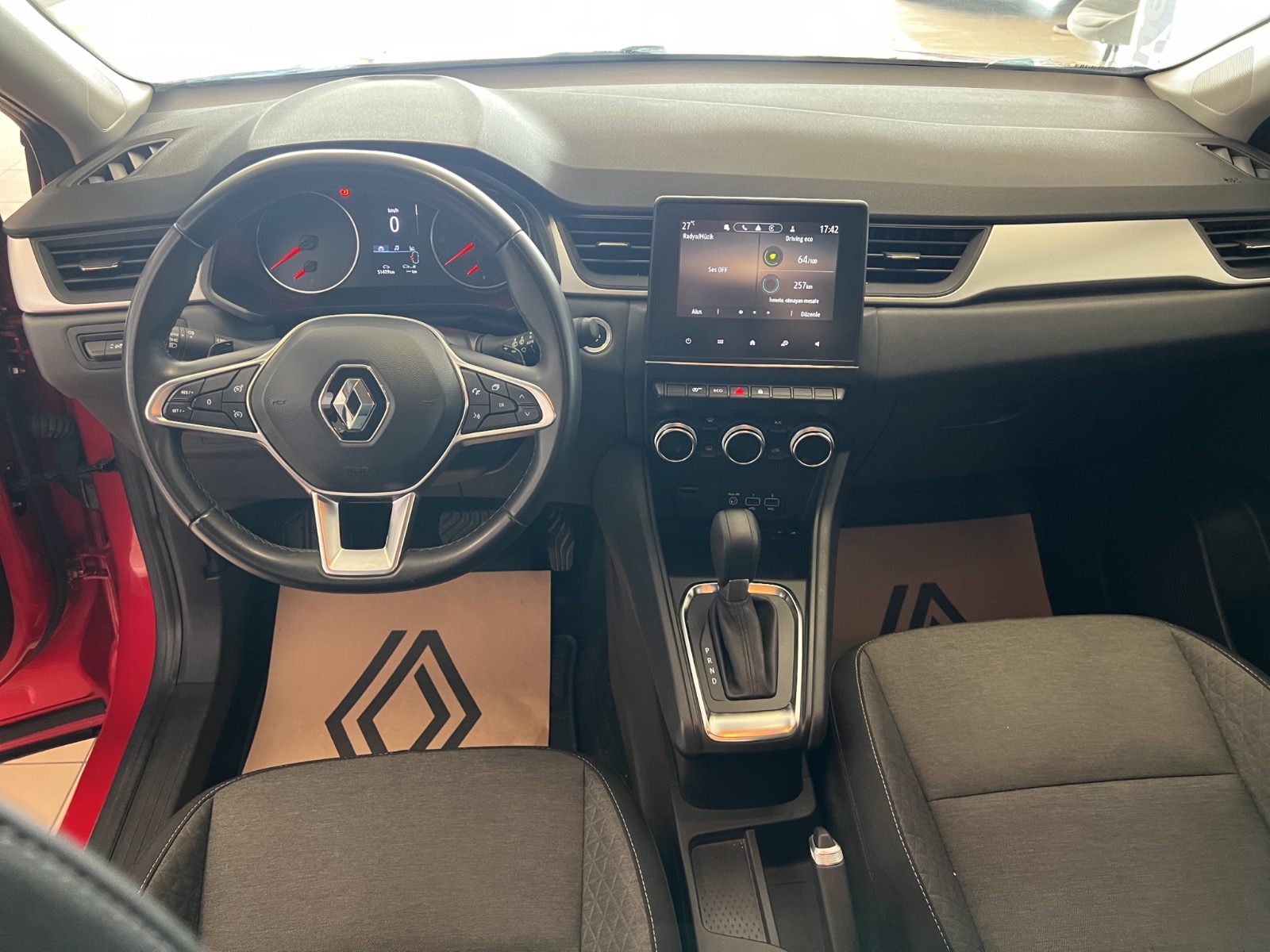 2023 MHEV Otomatik Renault Captur Kırmızı Ermat Motorlu Araçlar ve Tarım Ürünleri Sanayi Ticaret A.Ş.