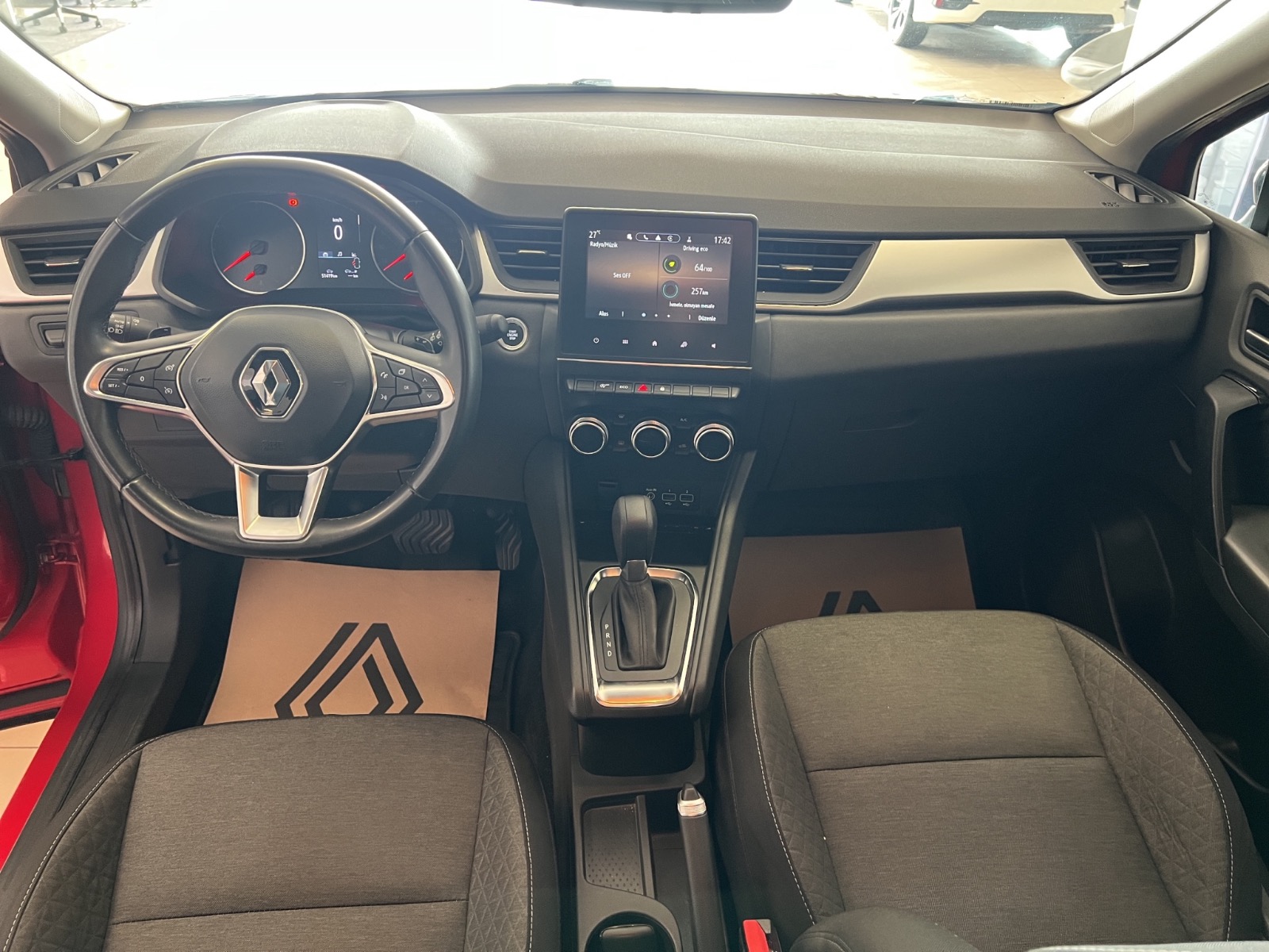 2023 MHEV Otomatik Renault Captur Kırmızı Ermat Motorlu Araçlar ve Tarım Ürünleri Sanayi Ticaret A.Ş.