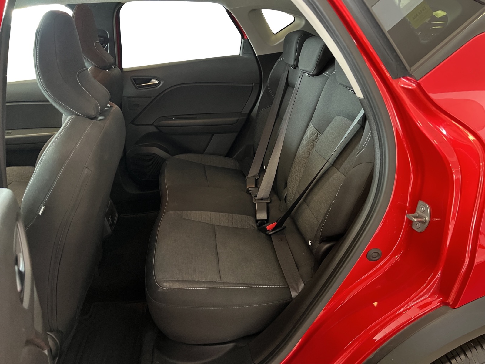 2023 MHEV Otomatik Renault Captur Kırmızı Ermat Motorlu Araçlar ve Tarım Ürünleri Sanayi Ticaret A.Ş.