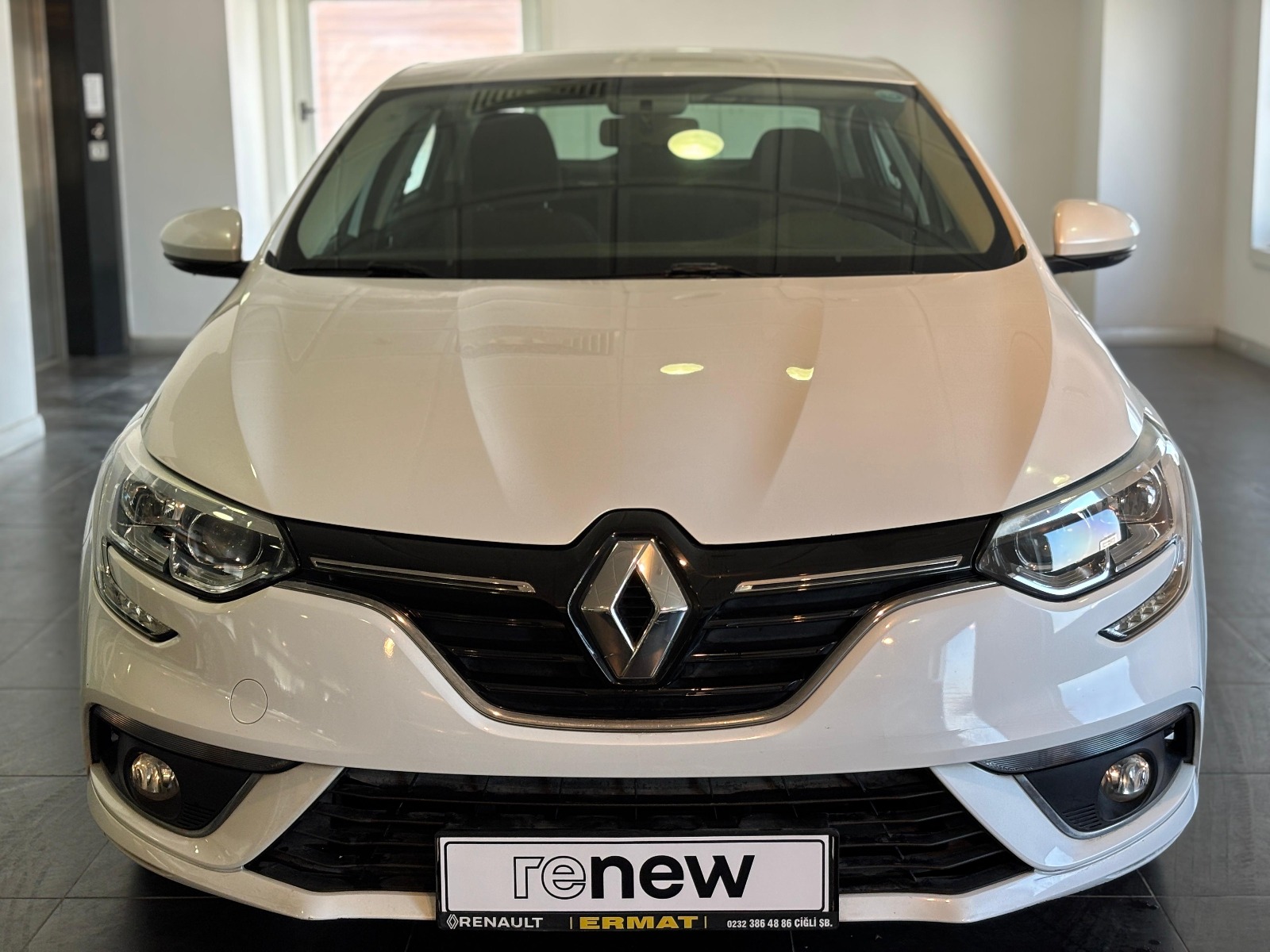 2017 Benzin Manuel Renault Megane Beyaz Ermat Motorlu Araçlar ve Tarım Ürünleri Sanayi Ticaret A.Ş.
