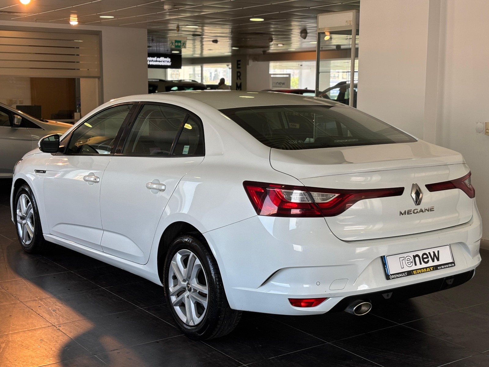 2017 Benzin Manuel Renault Megane Beyaz Ermat Motorlu Araçlar ve Tarım Ürünleri Sanayi Ticaret A.Ş.
