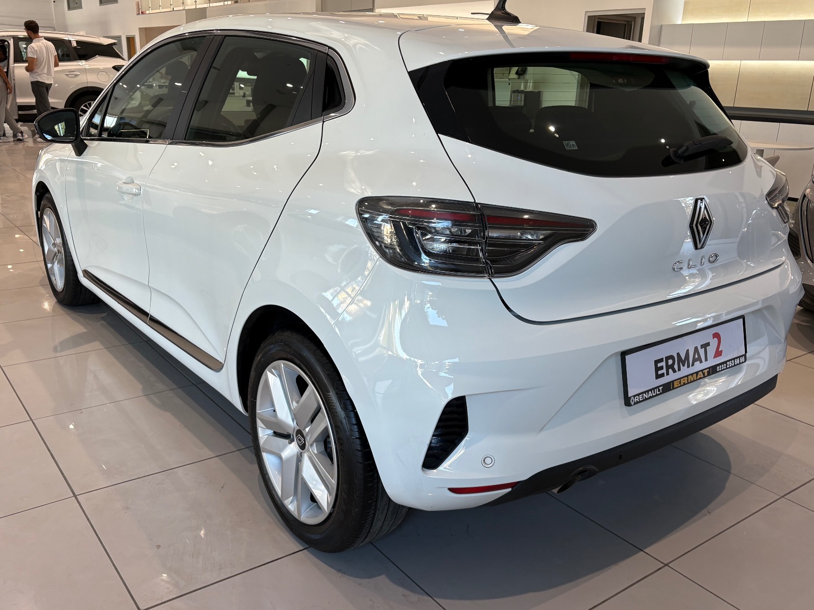 2025 Benzin Otomatik Renault Clio Beyaz Ermat Motorlu Araçlar ve Tarım Ürünleri Sanayi Ticaret A.Ş.
