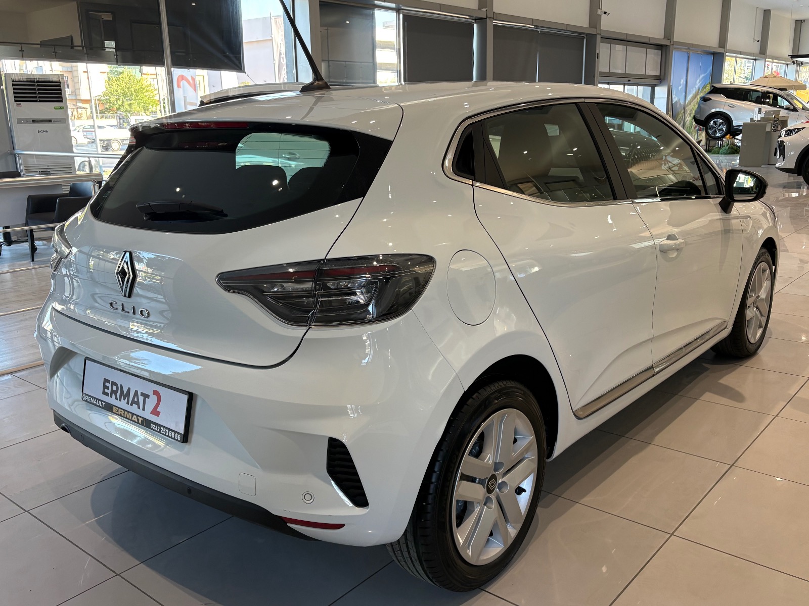 2025 Benzin Otomatik Renault Clio Beyaz Ermat Motorlu Araçlar ve Tarım Ürünleri Sanayi Ticaret A.Ş.