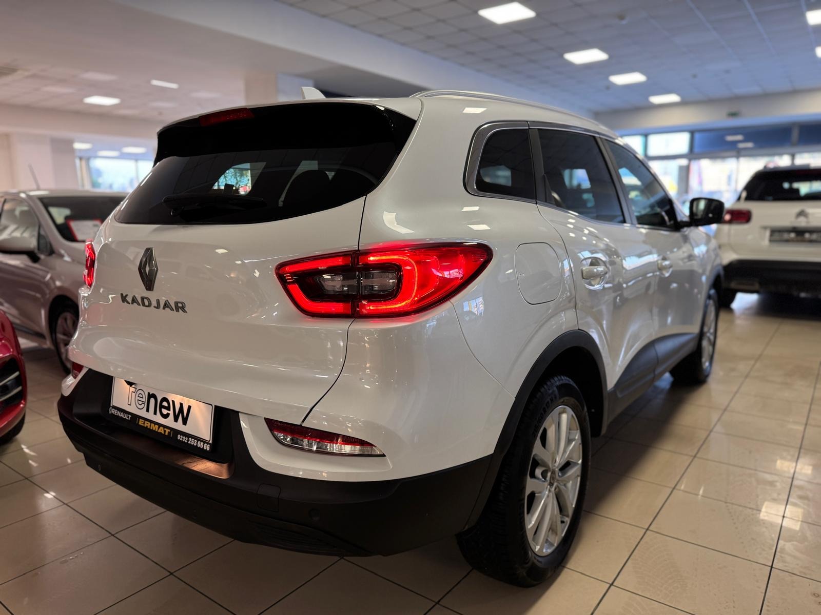 2021 Benzin Otomatik Renault Kadjar Beyaz Ermat Motorlu Araçlar ve Tarım Ürünleri Sanayi Ticaret A.Ş.