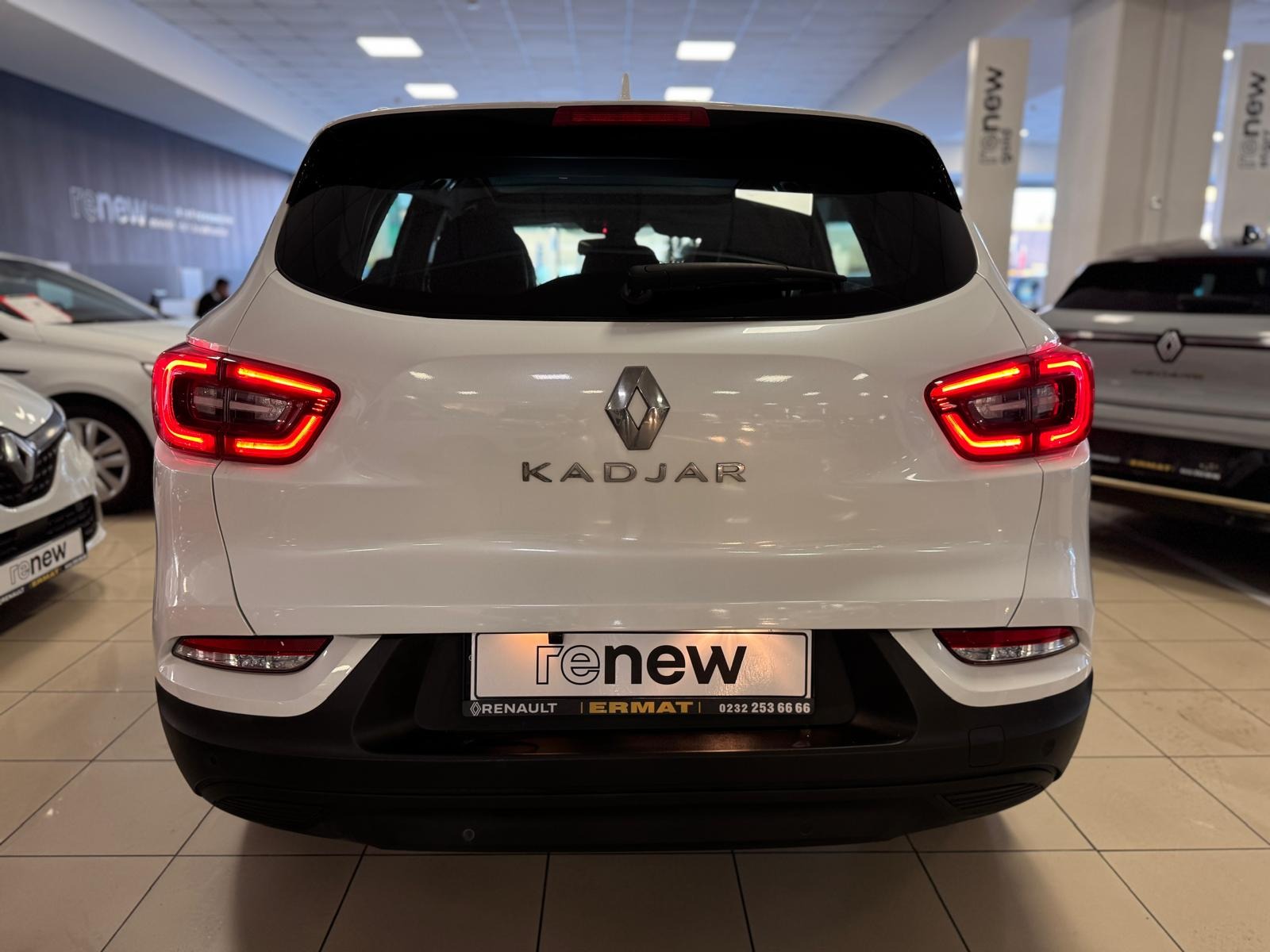 2021 Benzin Otomatik Renault Kadjar Beyaz Ermat Motorlu Araçlar ve Tarım Ürünleri Sanayi Ticaret A.Ş.