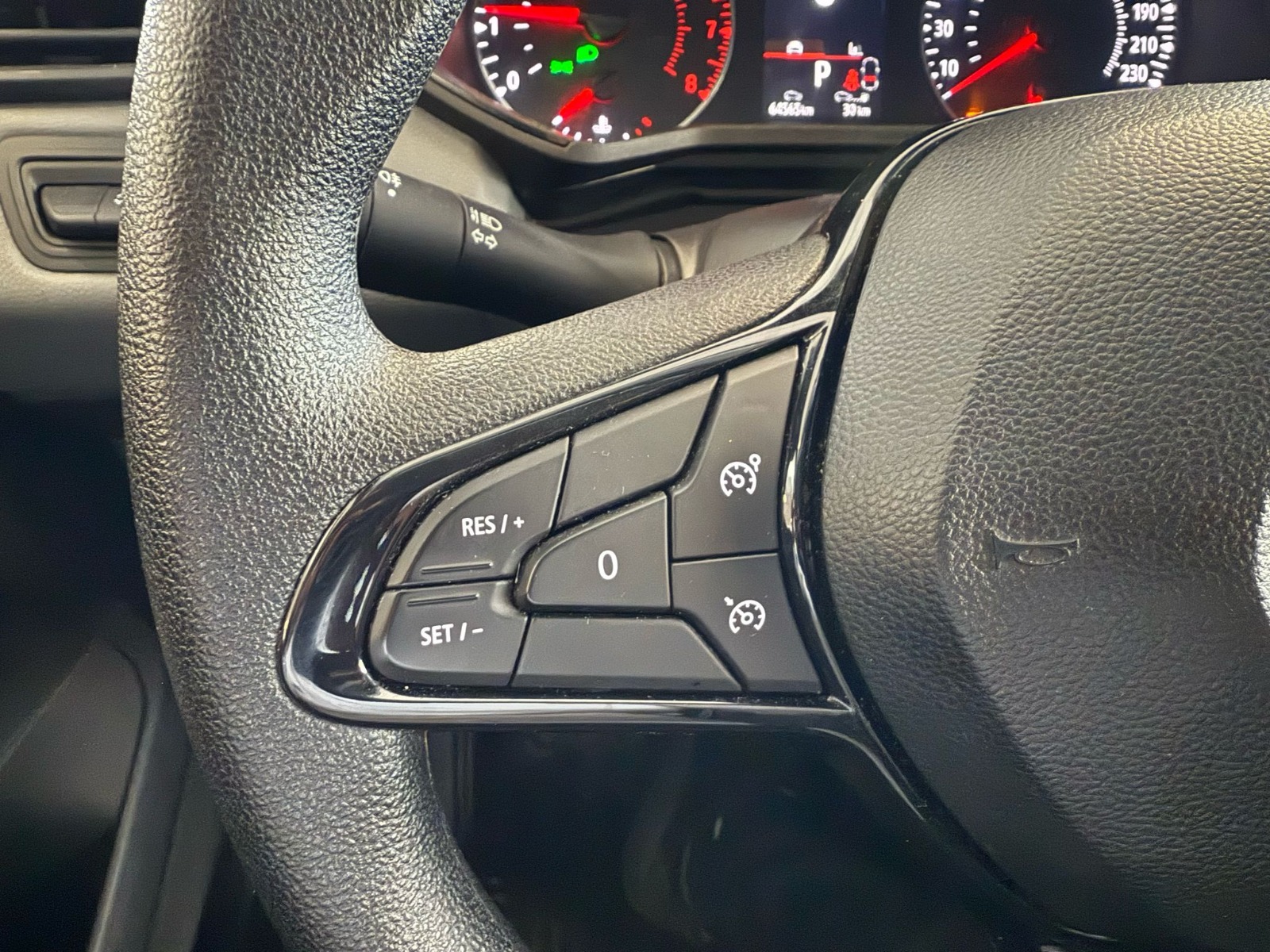2023 Benzin Otomatik Renault Clio Beyaz Ermat Motorlu Araçlar ve Tarım Ürünleri Sanayi Ticaret A.Ş.