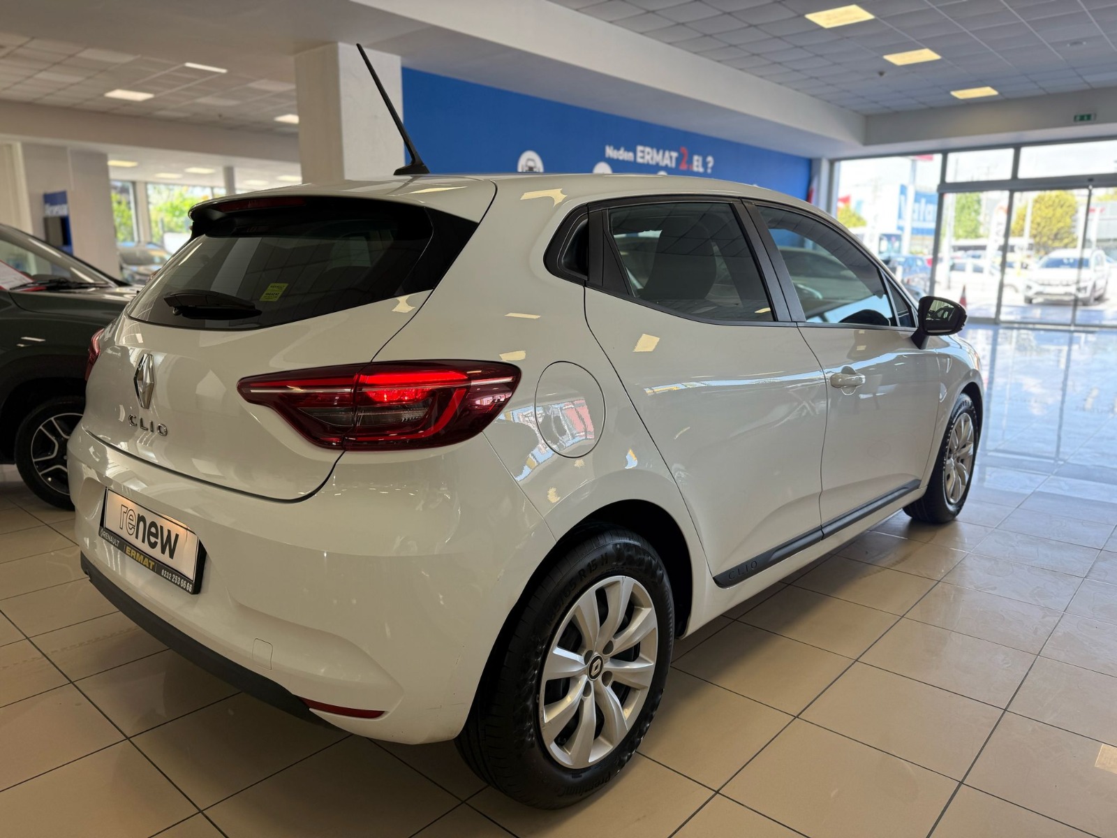 2023 Benzin Otomatik Renault Clio Beyaz Ermat Motorlu Araçlar ve Tarım Ürünleri Sanayi Ticaret A.Ş.