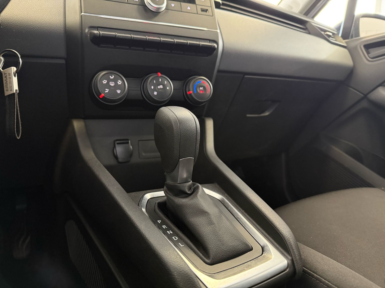 2023 Benzin Otomatik Renault Clio Beyaz Ermat Motorlu Araçlar ve Tarım Ürünleri Sanayi Ticaret A.Ş.