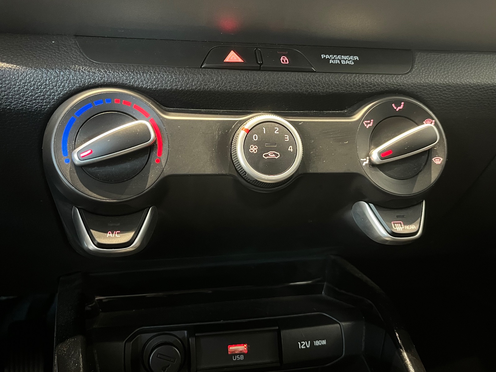 2023 Benzin Otomatik Kia Stonic Mavi Ermat Motorlu Araçlar ve Tarım Ürünleri Sanayi Ticaret A.Ş.