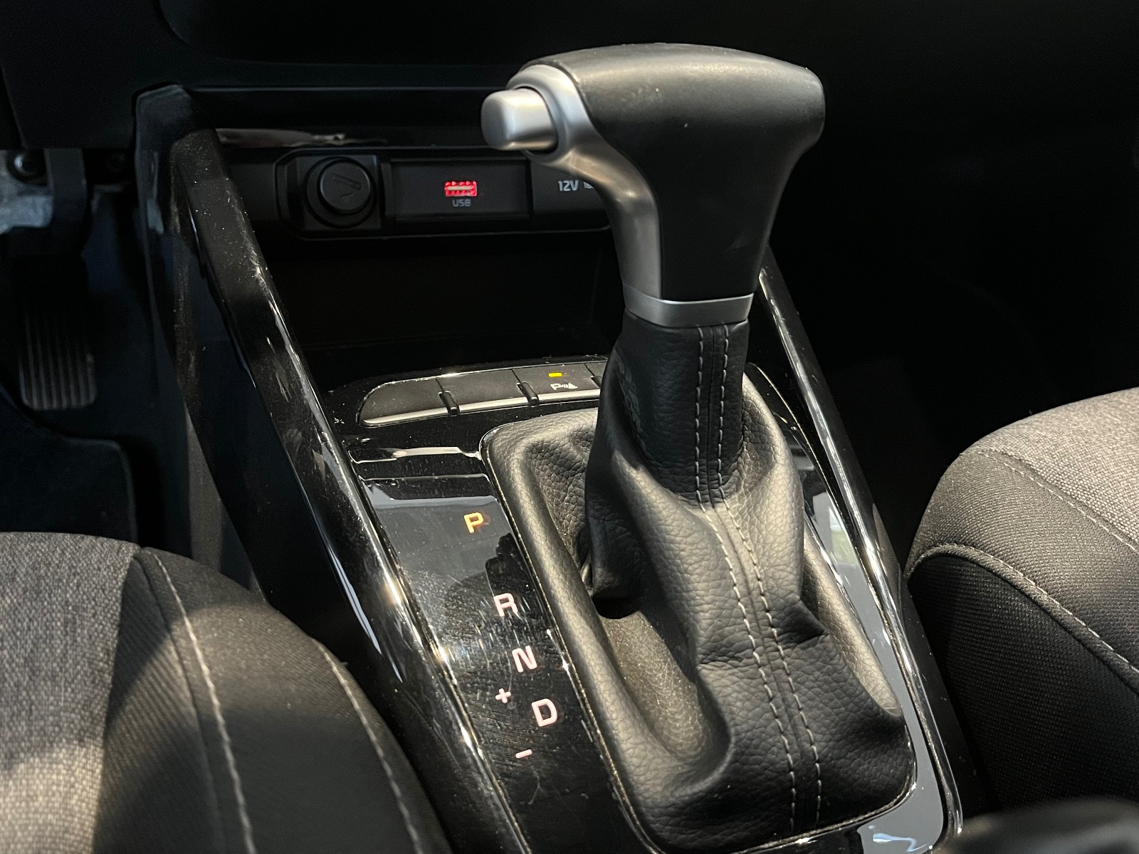 2023 Benzin Otomatik Kia Stonic Mavi Ermat Motorlu Araçlar ve Tarım Ürünleri Sanayi Ticaret A.Ş.