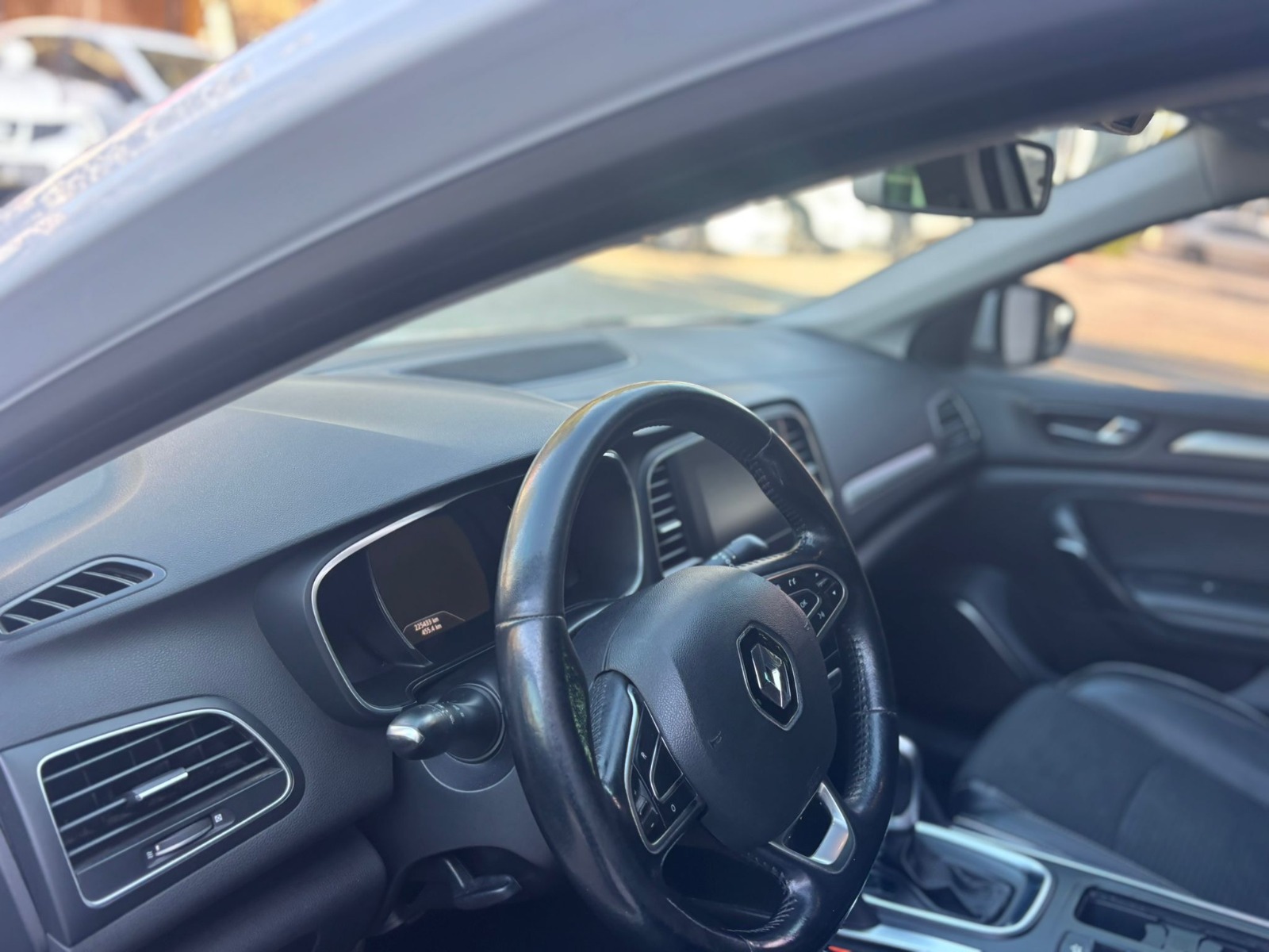 2017 Dizel Otomatik Renault Megane Beyaz Ermat Motorlu Araçlar ve Tarım Ürünleri Sanayi Ticaret A.Ş.