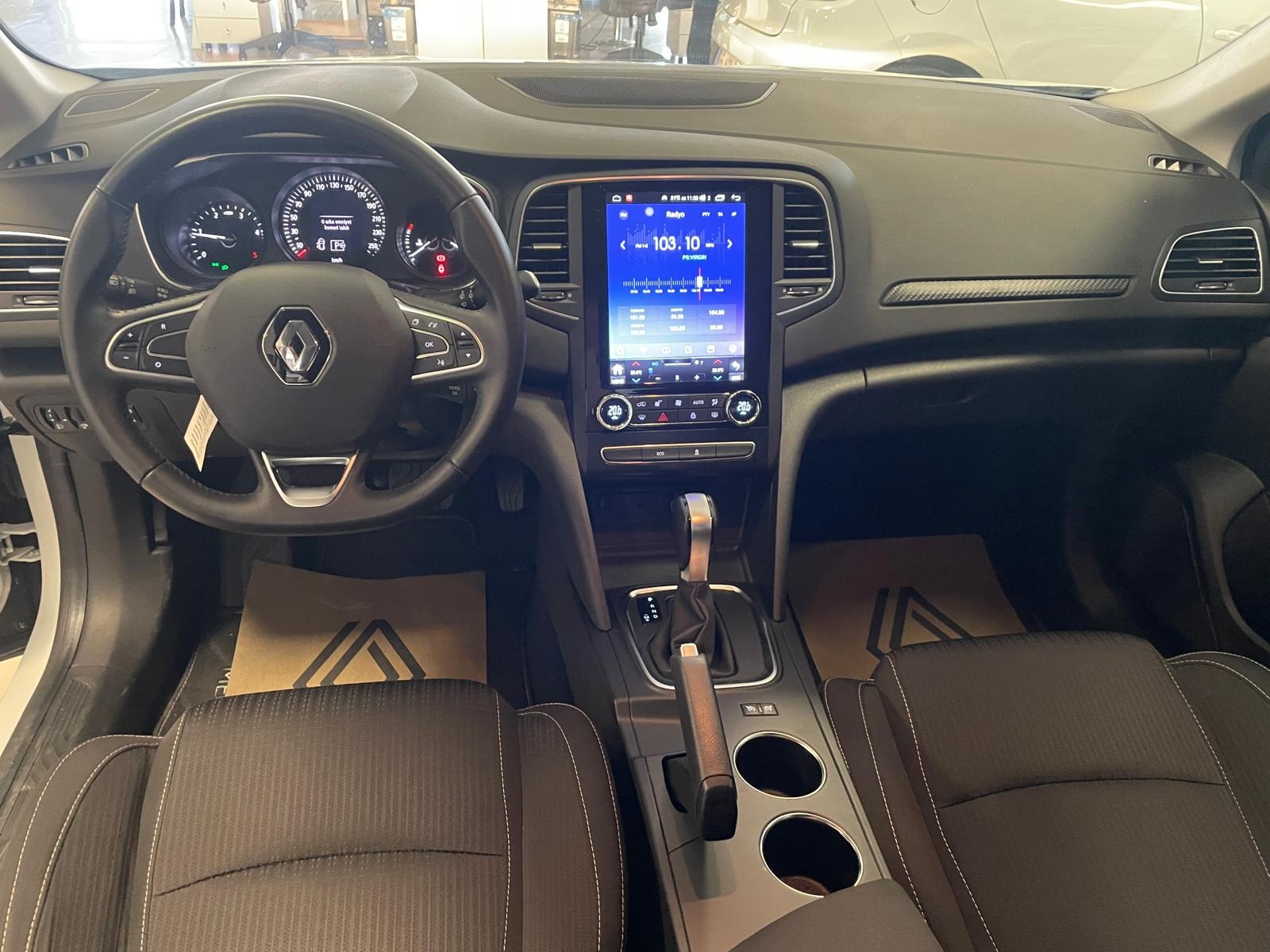 2020 Dizel Otomatik Renault Megane Beyaz Ermat Motorlu Araçlar ve Tarım Ürünleri Sanayi Ticaret A.Ş.