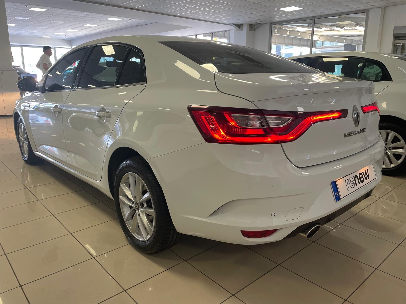 2020 Dizel Otomatik Renault Megane Beyaz Ermat Motorlu Araçlar ve Tarım Ürünleri Sanayi Ticaret A.Ş.