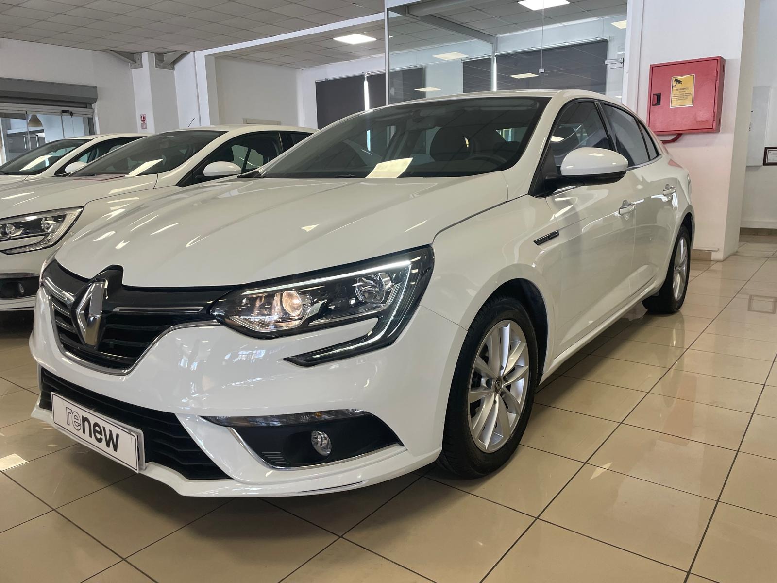 2020 Dizel Otomatik Renault Megane Beyaz Ermat Motorlu Araçlar ve Tarım Ürünleri Sanayi Ticaret A.Ş.
