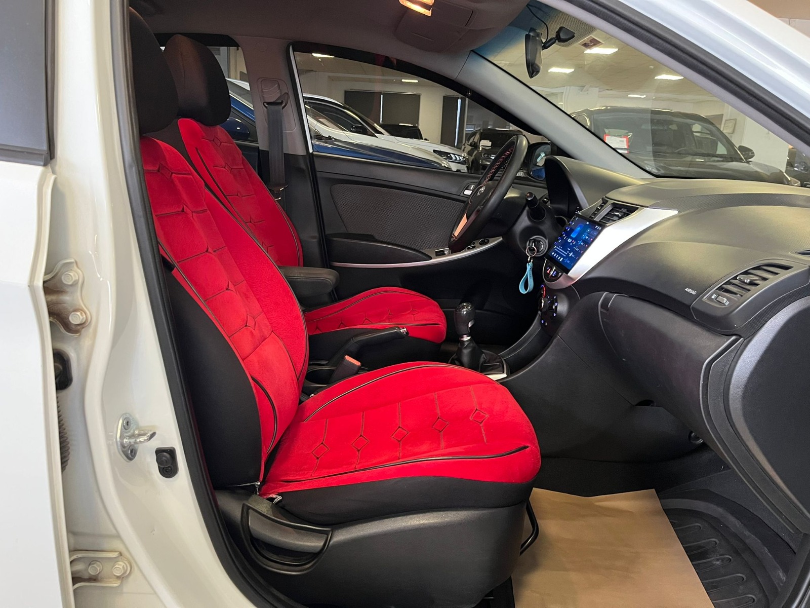 2013 Dizel Manuel Hyundai Accent Blue Beyaz Ermat Motorlu Araçlar ve Tarım Ürünleri Sanayi Ticaret A.Ş.