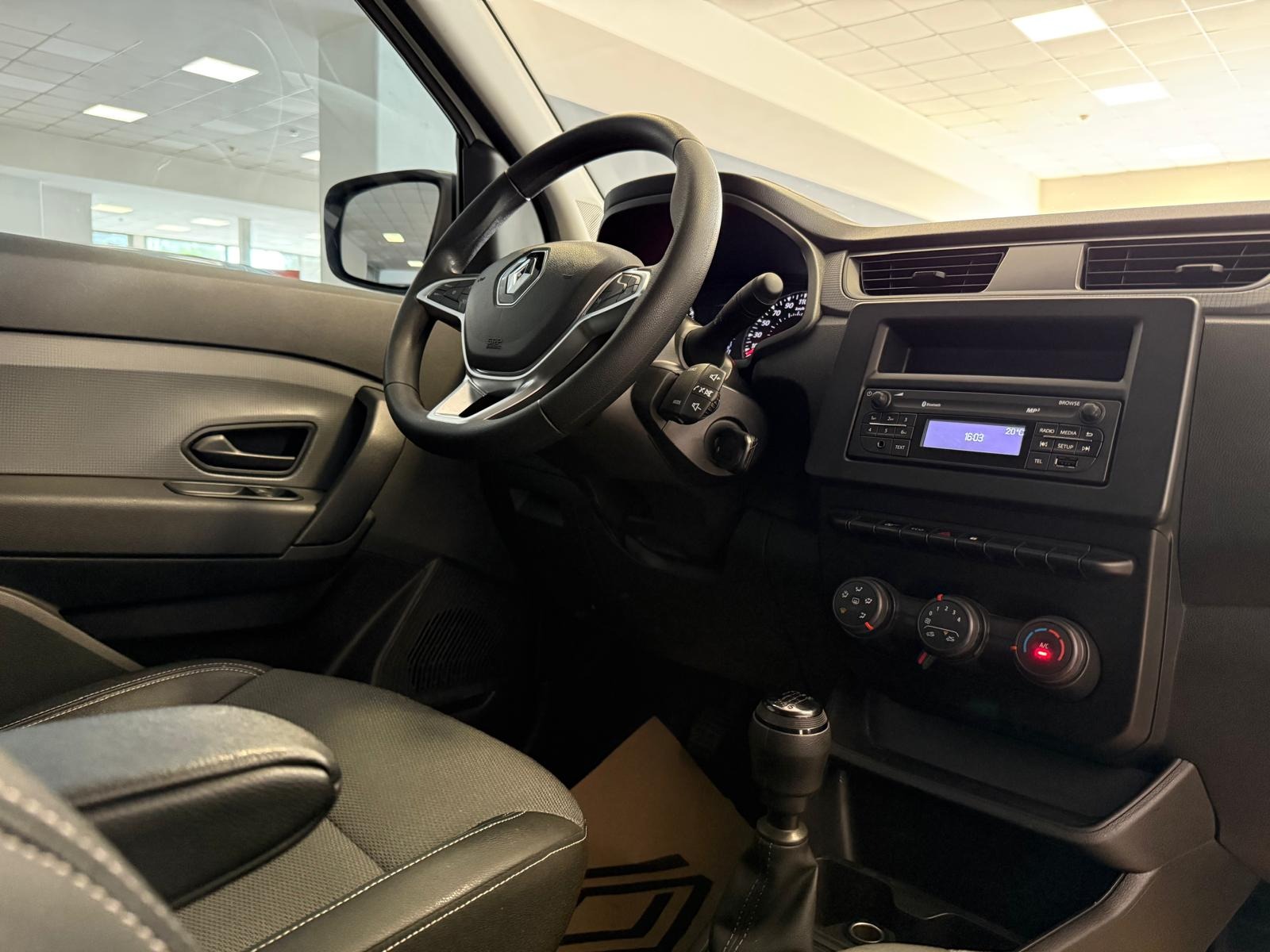 2024 Dizel Manuel Renault Express Combi Beyaz Ermat Motorlu Araçlar ve Tarım Ürünleri Sanayi Ticaret A.Ş.